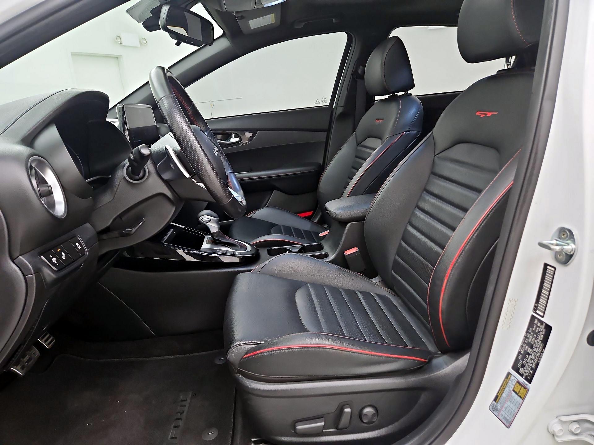Thumbnail: 2022 Kia Forte - 11