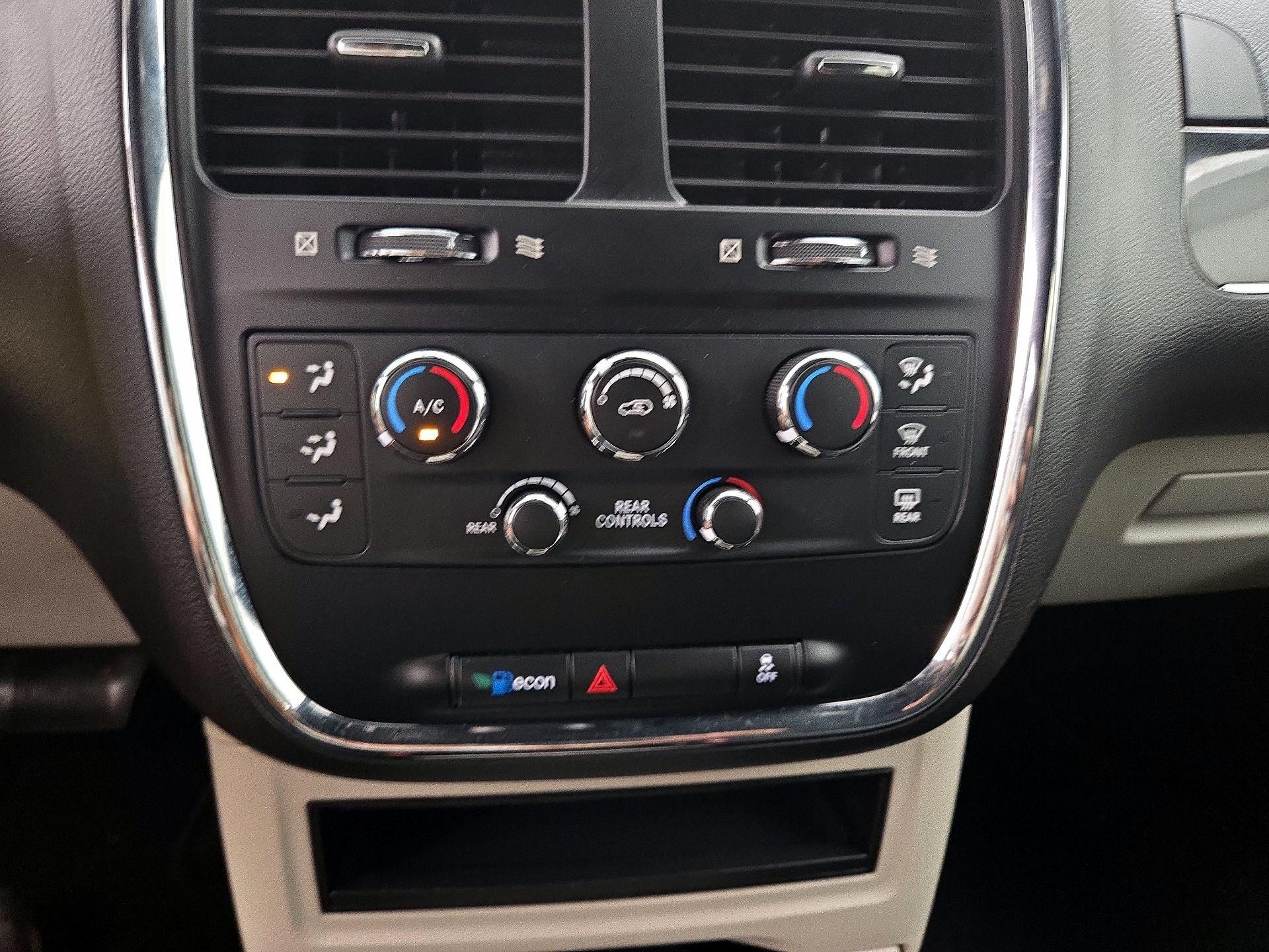 Thumbnail: 2017 Dodge Grand Caravan - 15