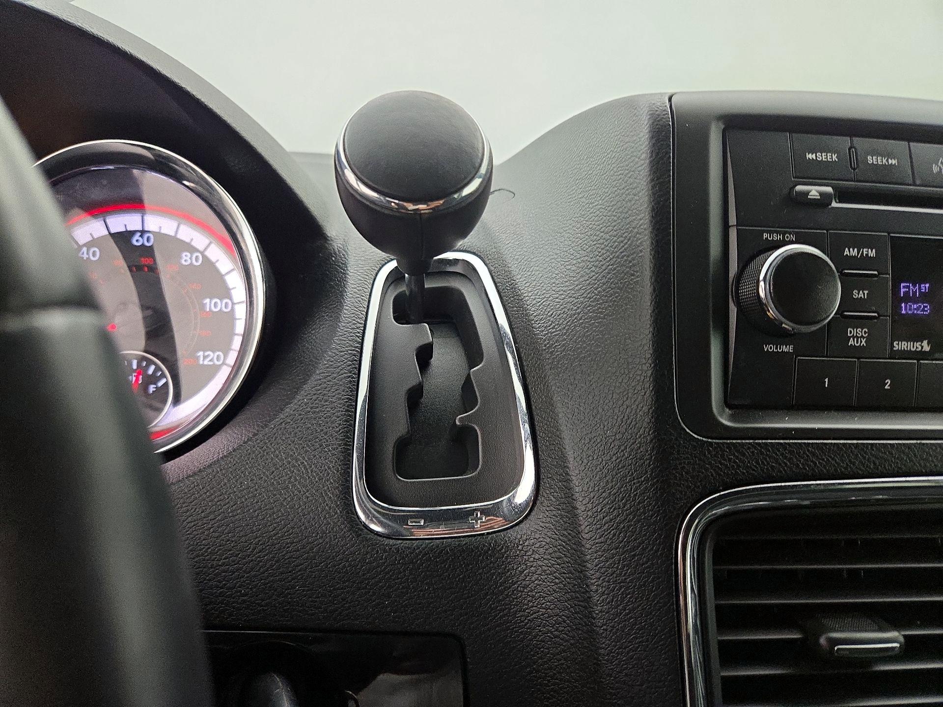 Thumbnail: 2017 Dodge Grand Caravan - 16
