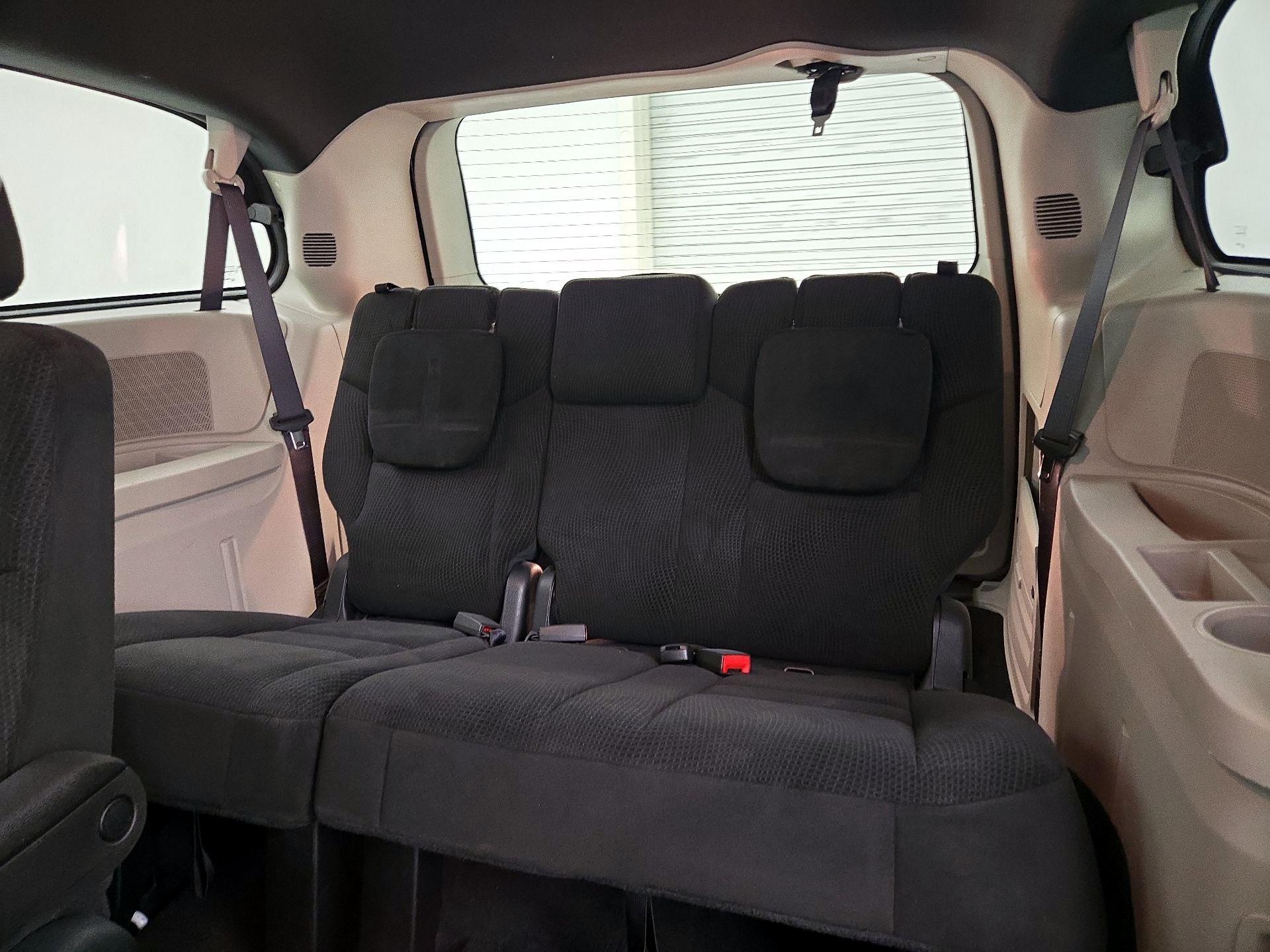 Thumbnail: 2017 Dodge Grand Caravan - 19