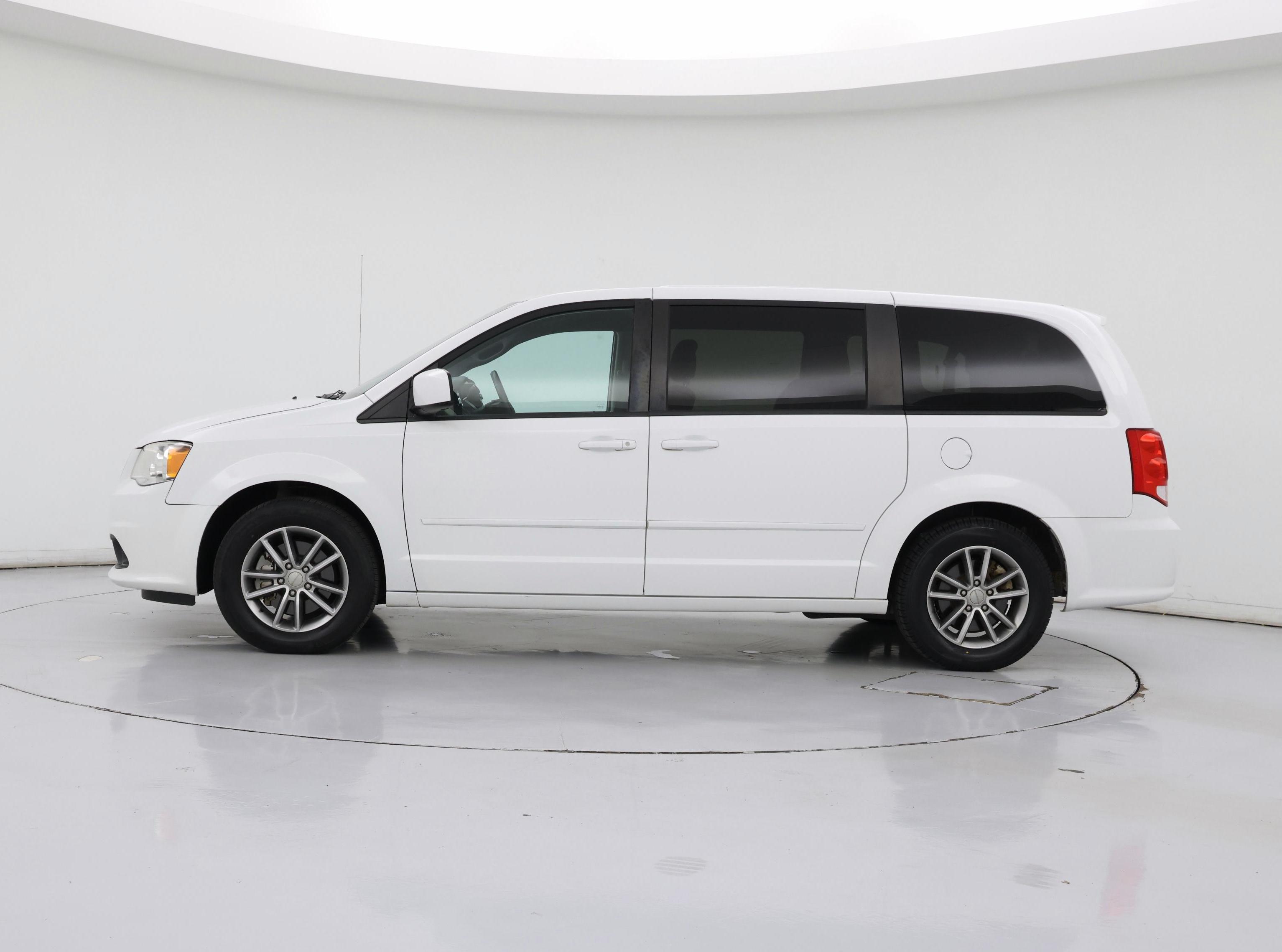 Thumbnail: 2017 Dodge Grand Caravan - 3