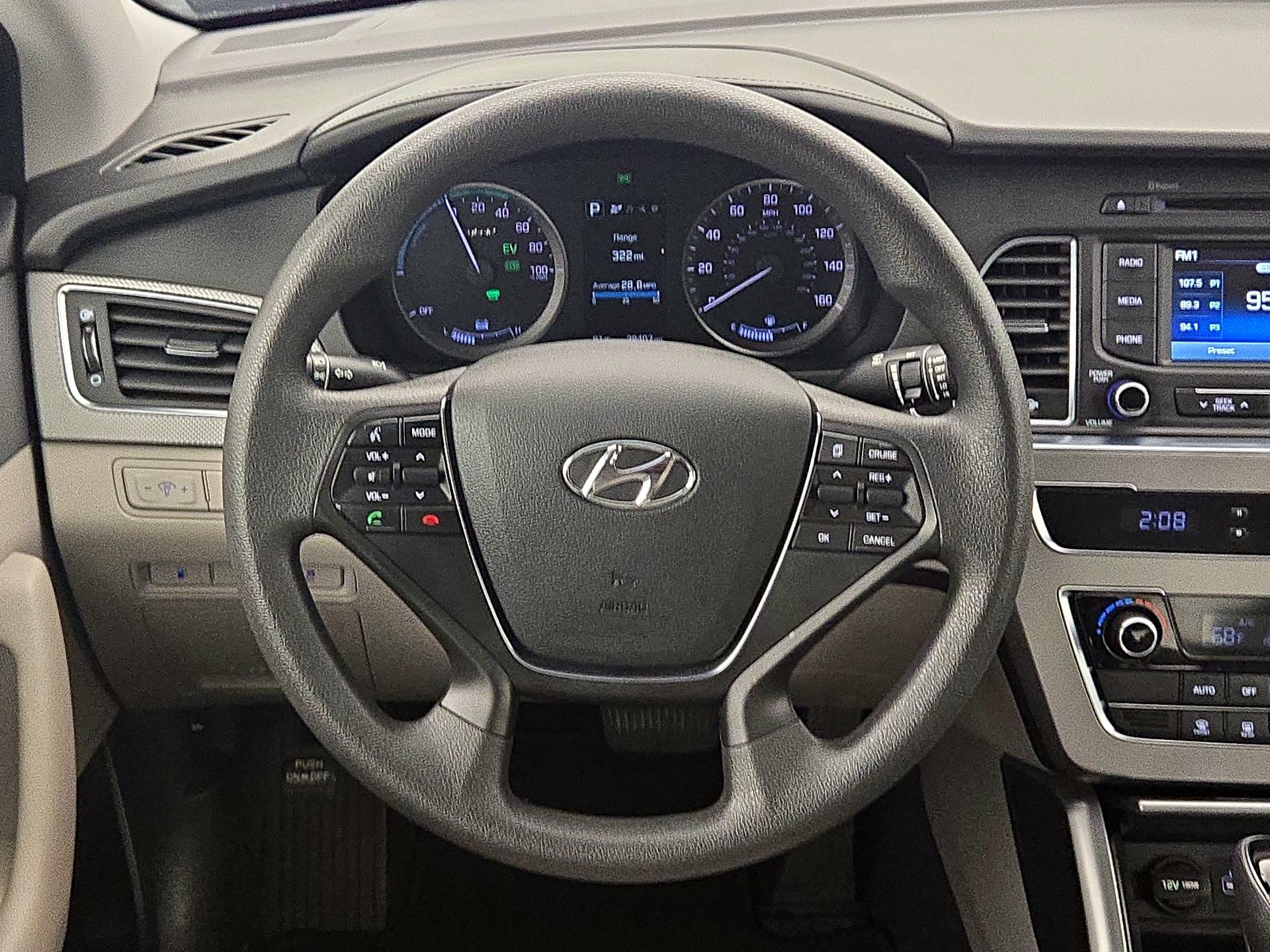 Thumbnail: 2016 Hyundai Sonata - 10