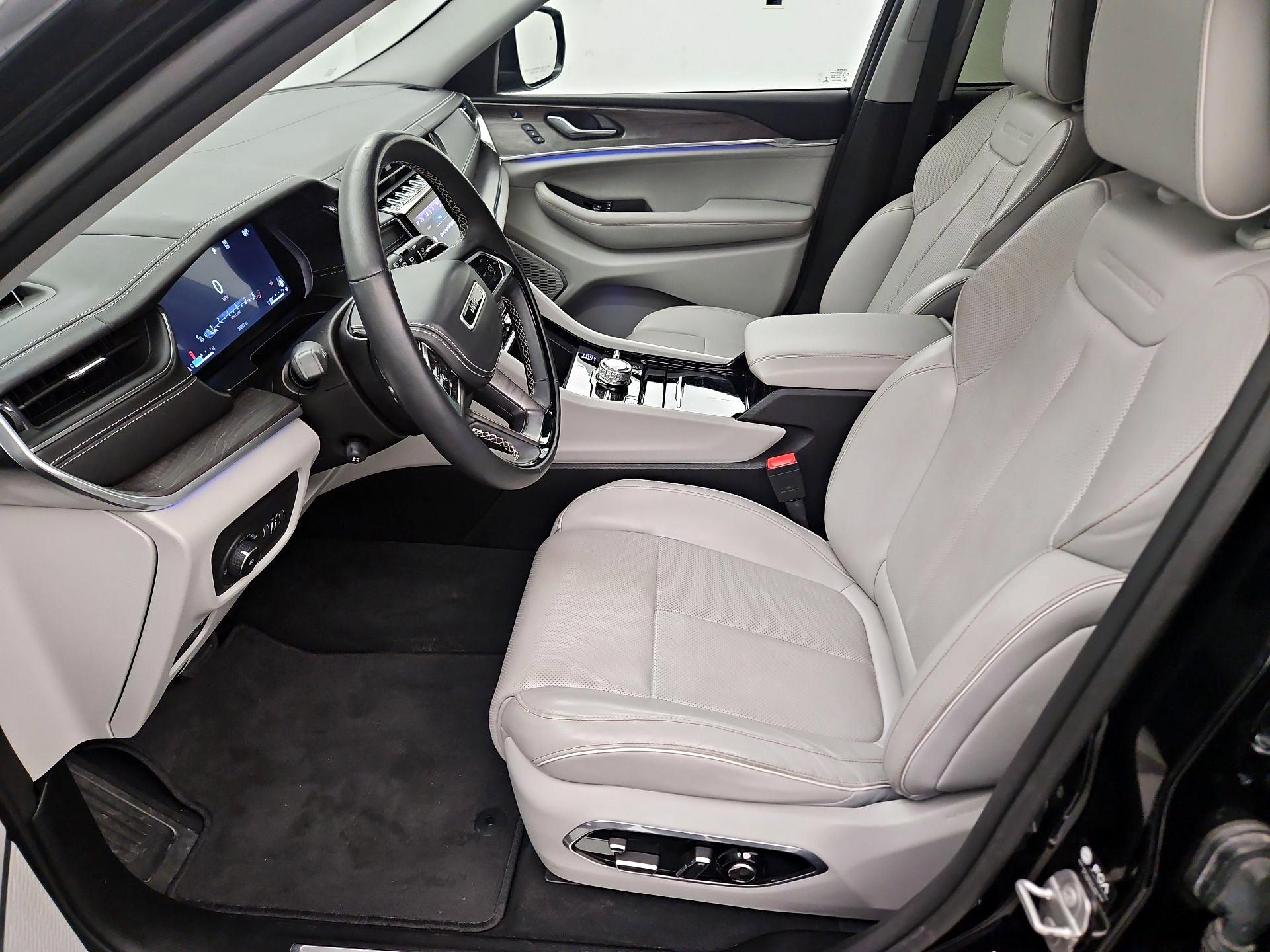 Thumbnail: 2023 Jeep Grand Cherokee - 11