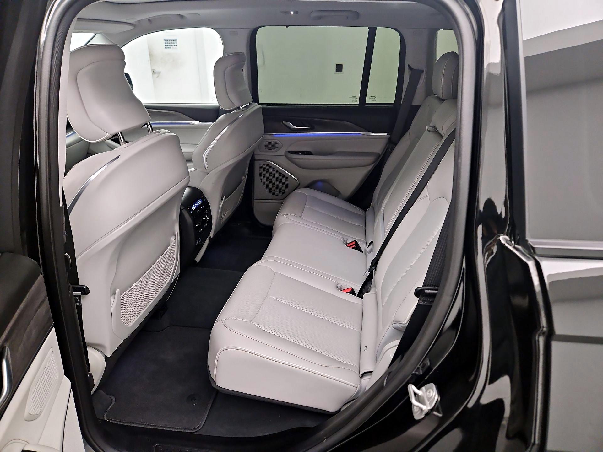 Thumbnail: 2023 Jeep Grand Cherokee - 16