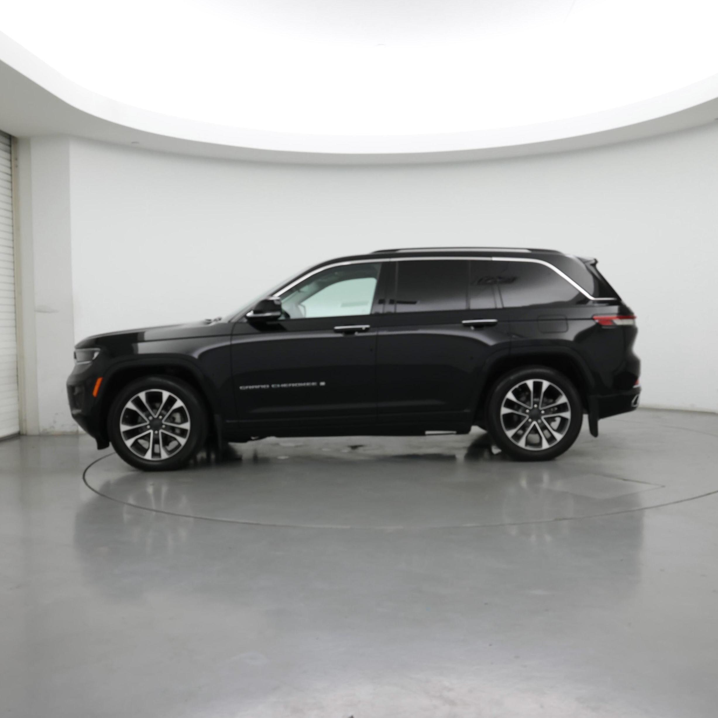 Thumbnail: 2023 Jeep Grand Cherokee - 3