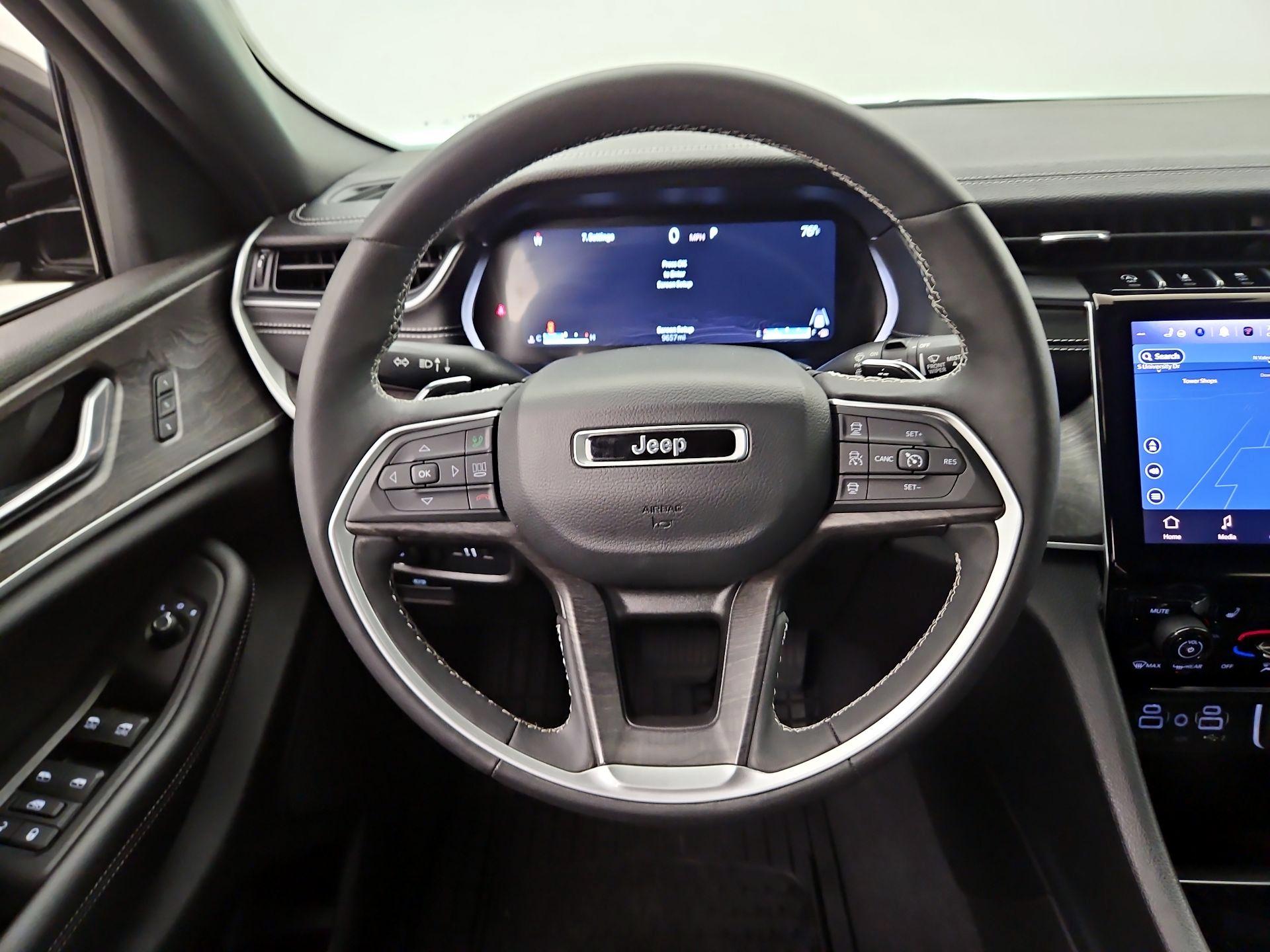 Thumbnail: 2024 Jeep Grand Cherokee - 10