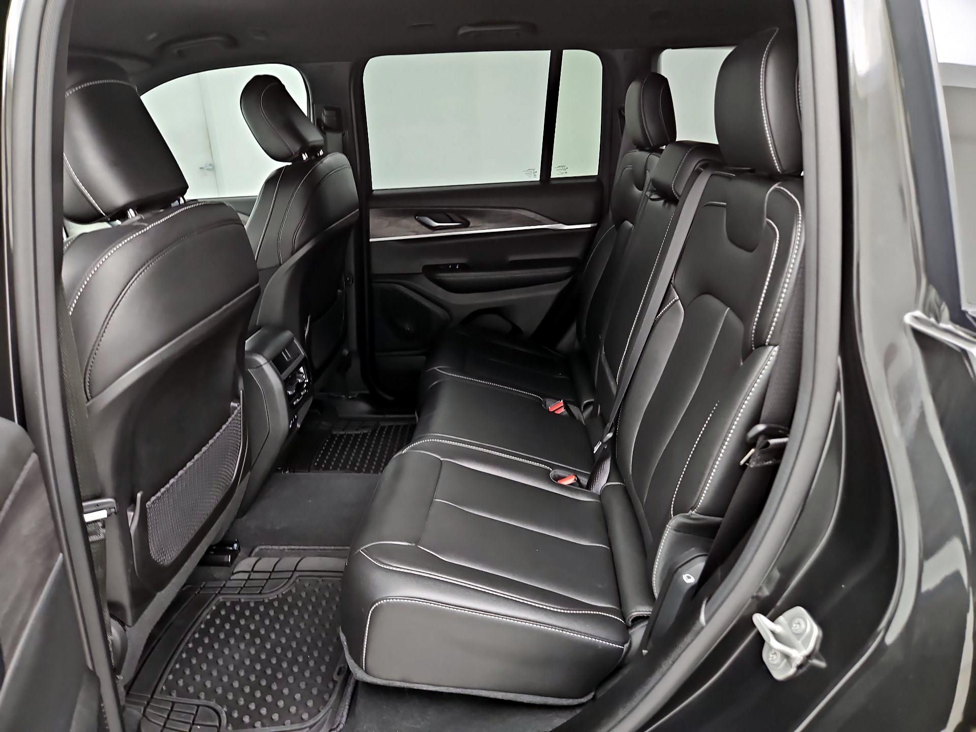 Thumbnail: 2024 Jeep Grand Cherokee - 20