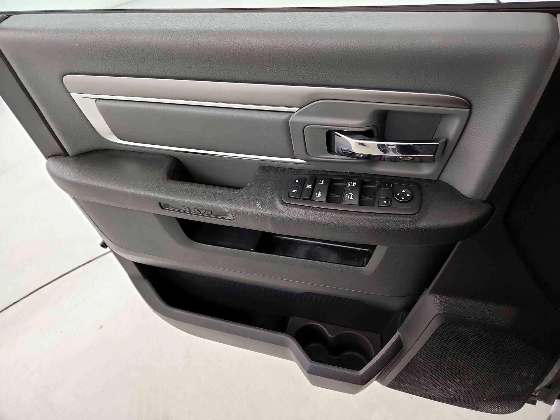 Thumbnail: 2023 RAM 1500 Classic - 12