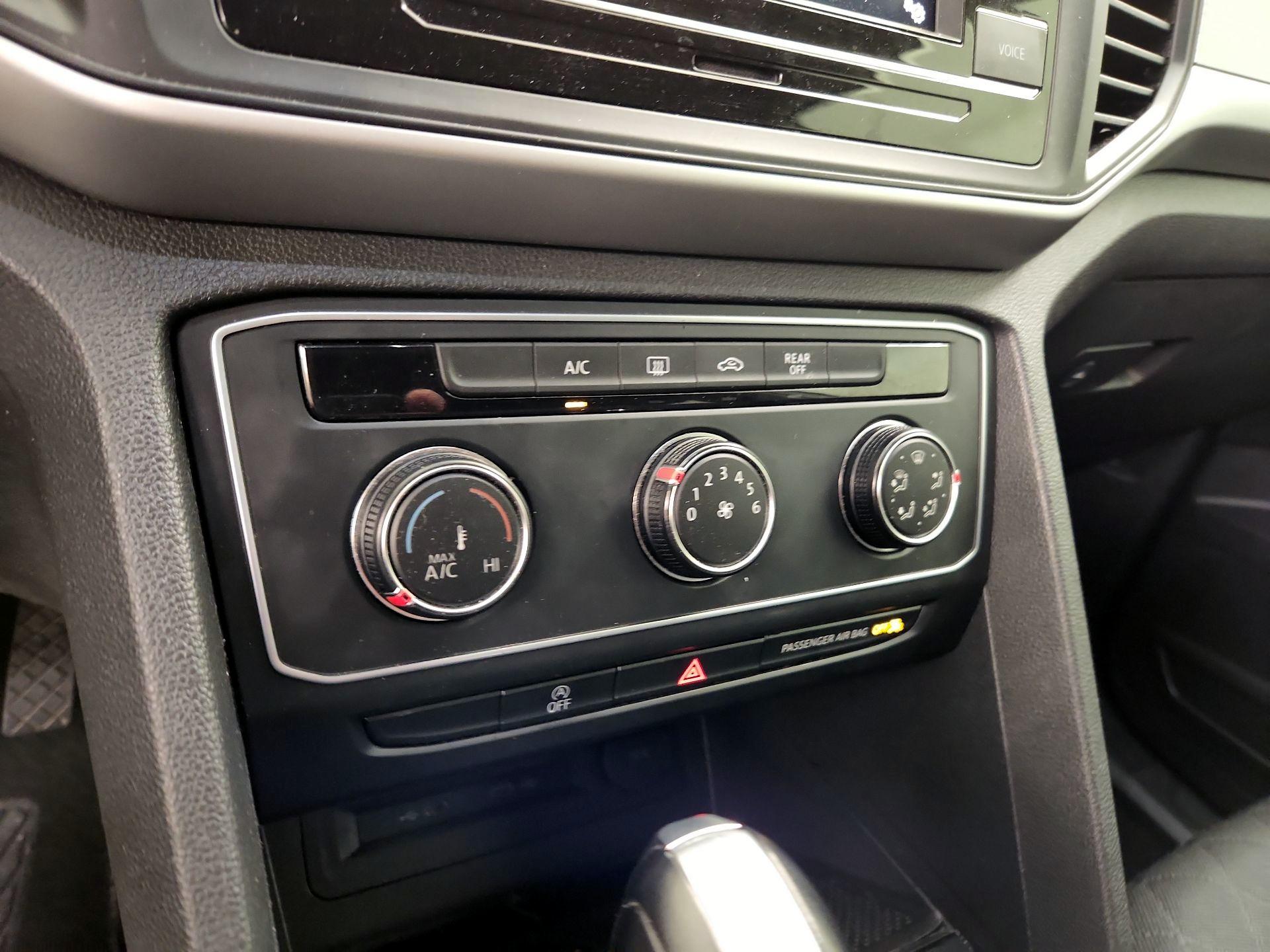 Thumbnail: 2021 Volkswagen Atlas - 16