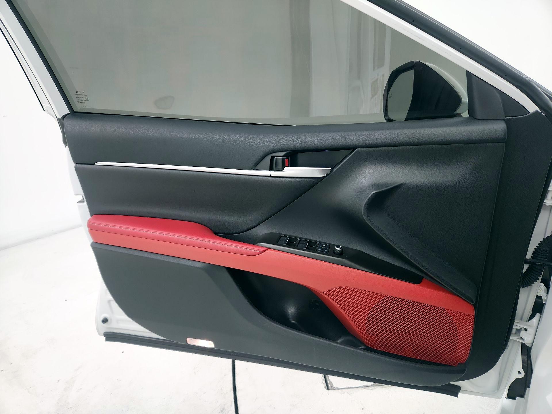 Thumbnail: 2021 Toyota Camry - 10