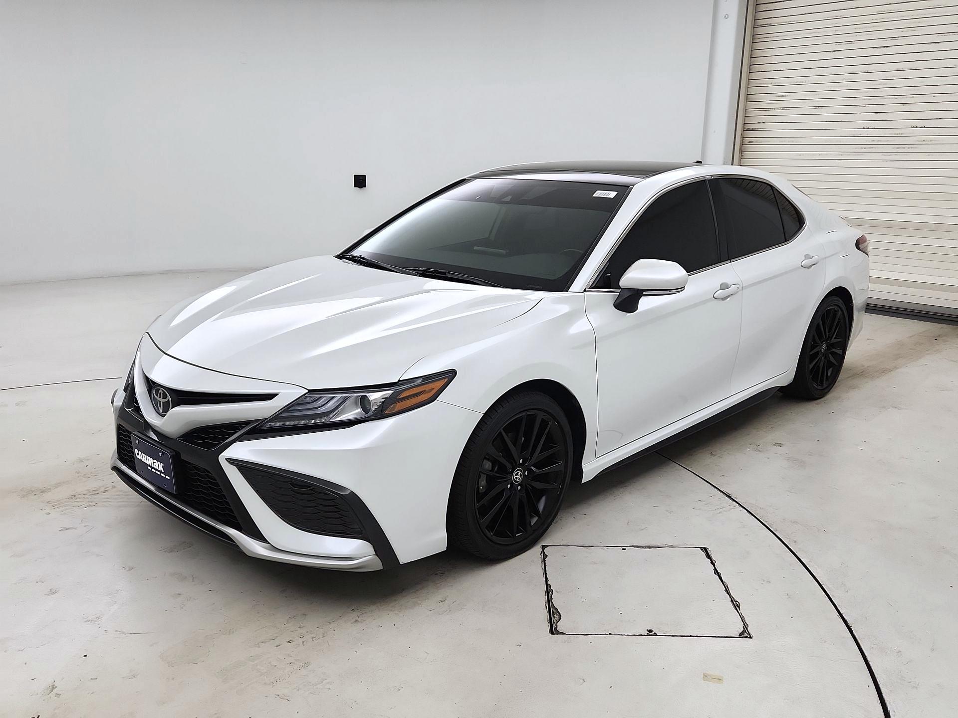 Thumbnail: 2021 Toyota Camry - 3
