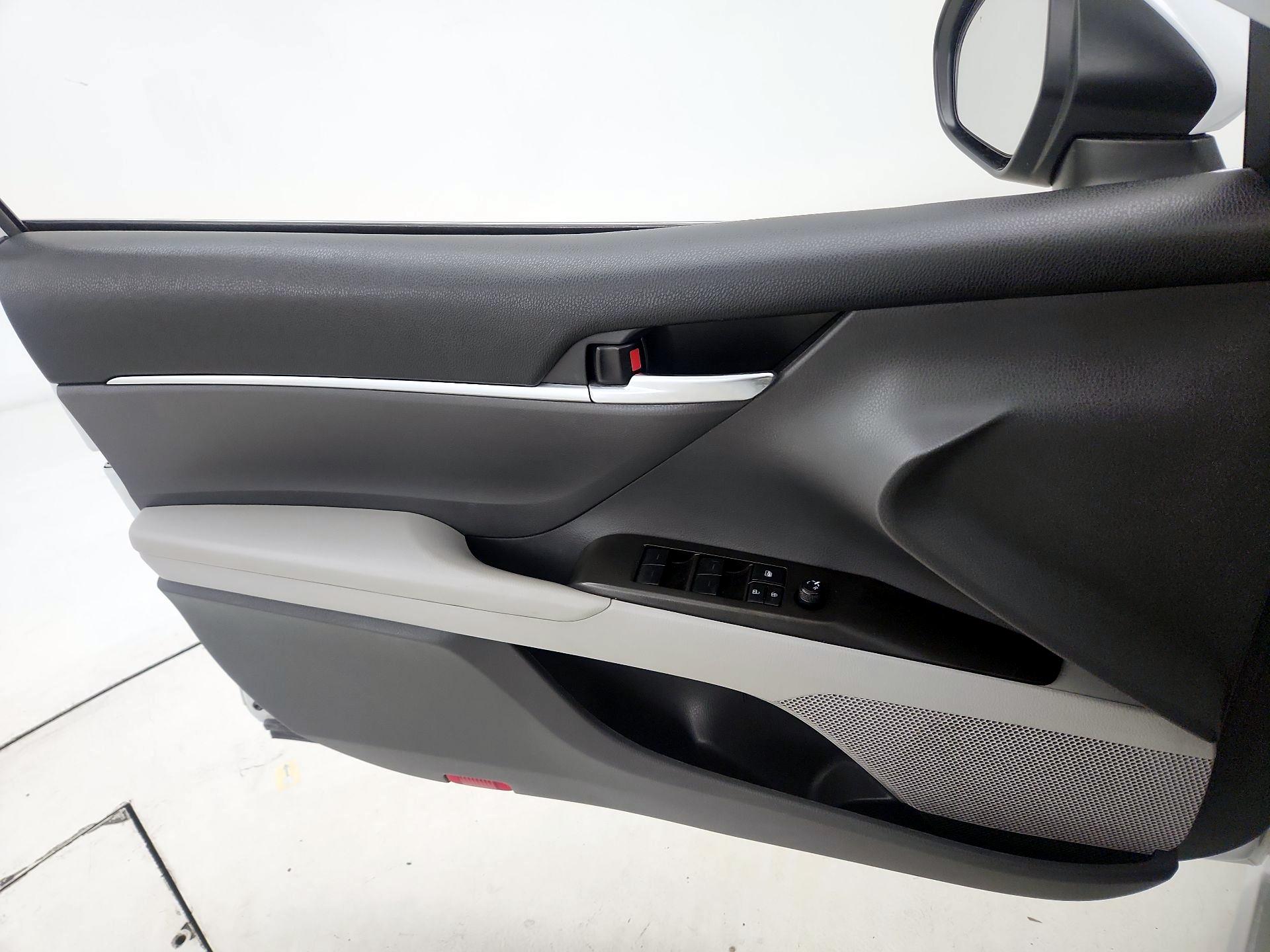 Thumbnail: 2022 Toyota Camry - 12