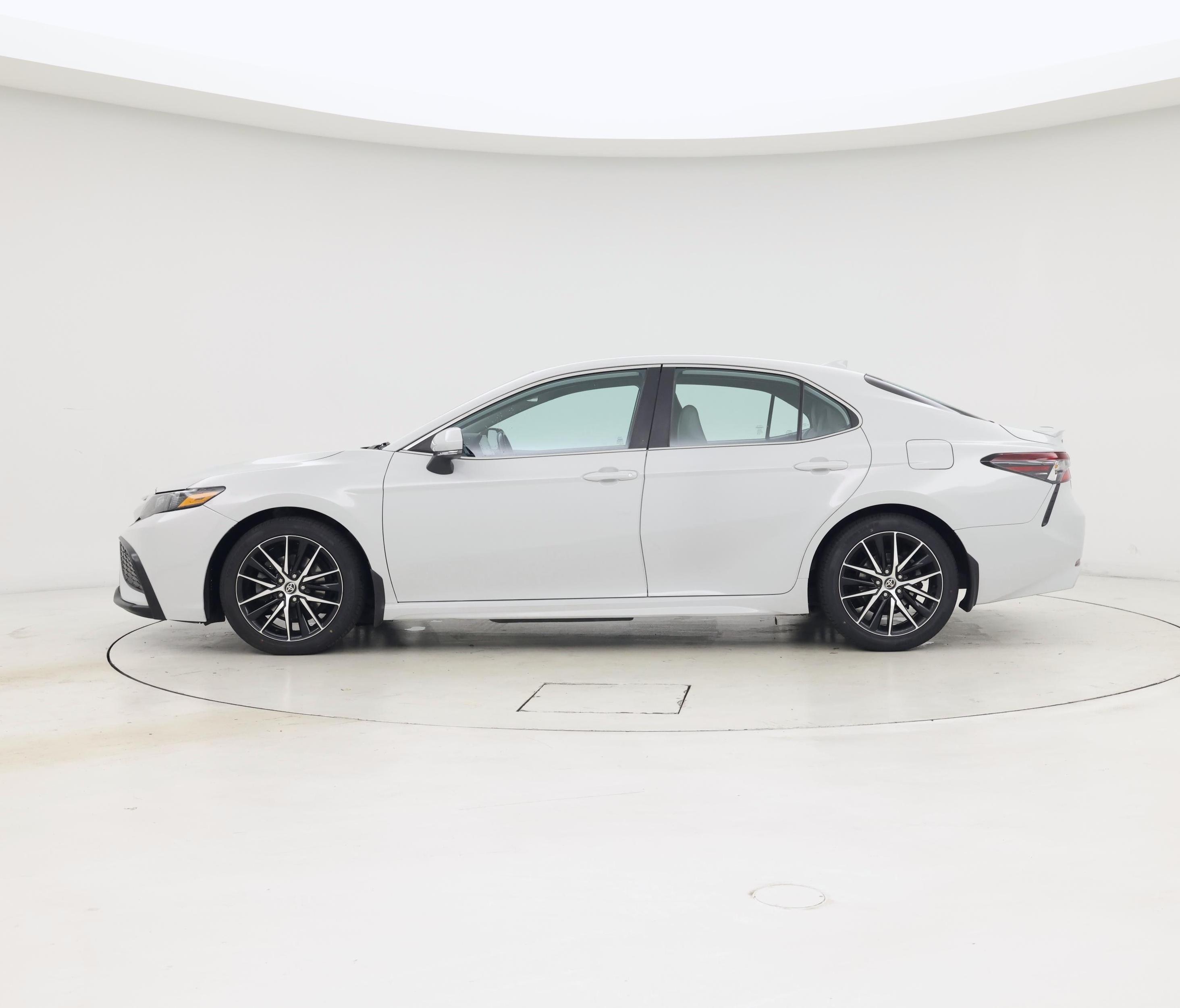 Thumbnail: 2022 Toyota Camry - 3