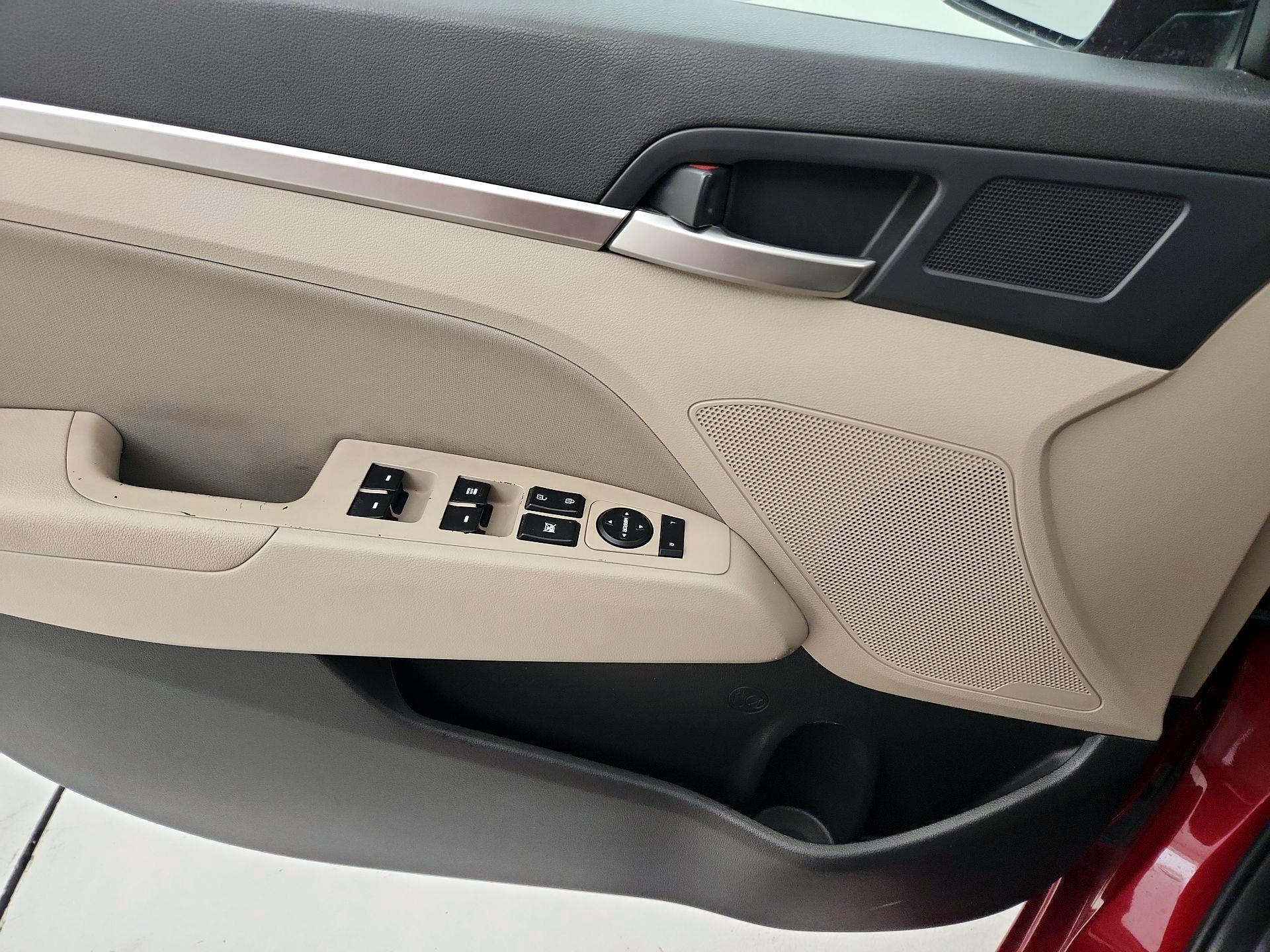 Thumbnail: 2020 Hyundai Elantra - 10