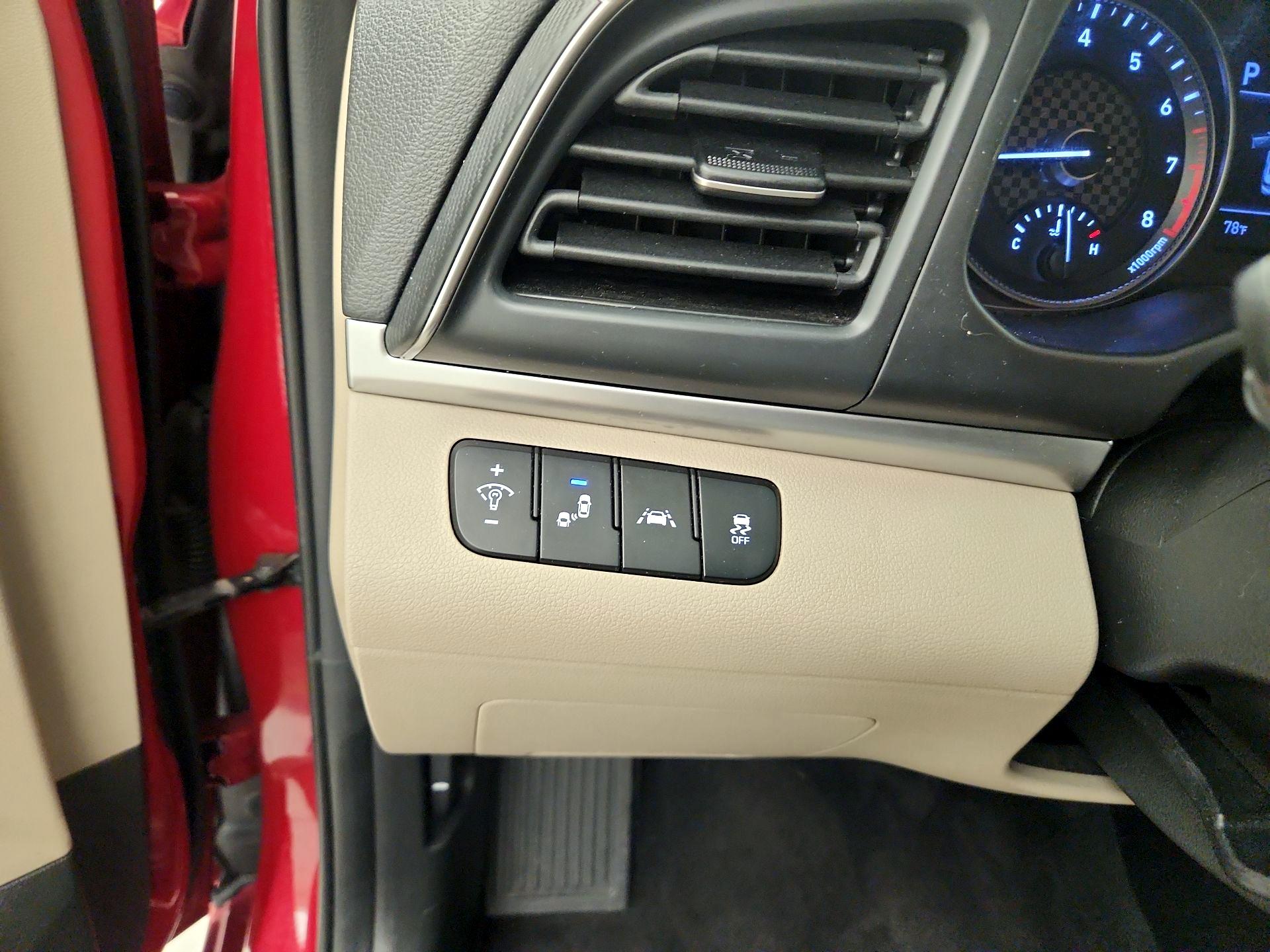 Thumbnail: 2020 Hyundai Elantra - 11