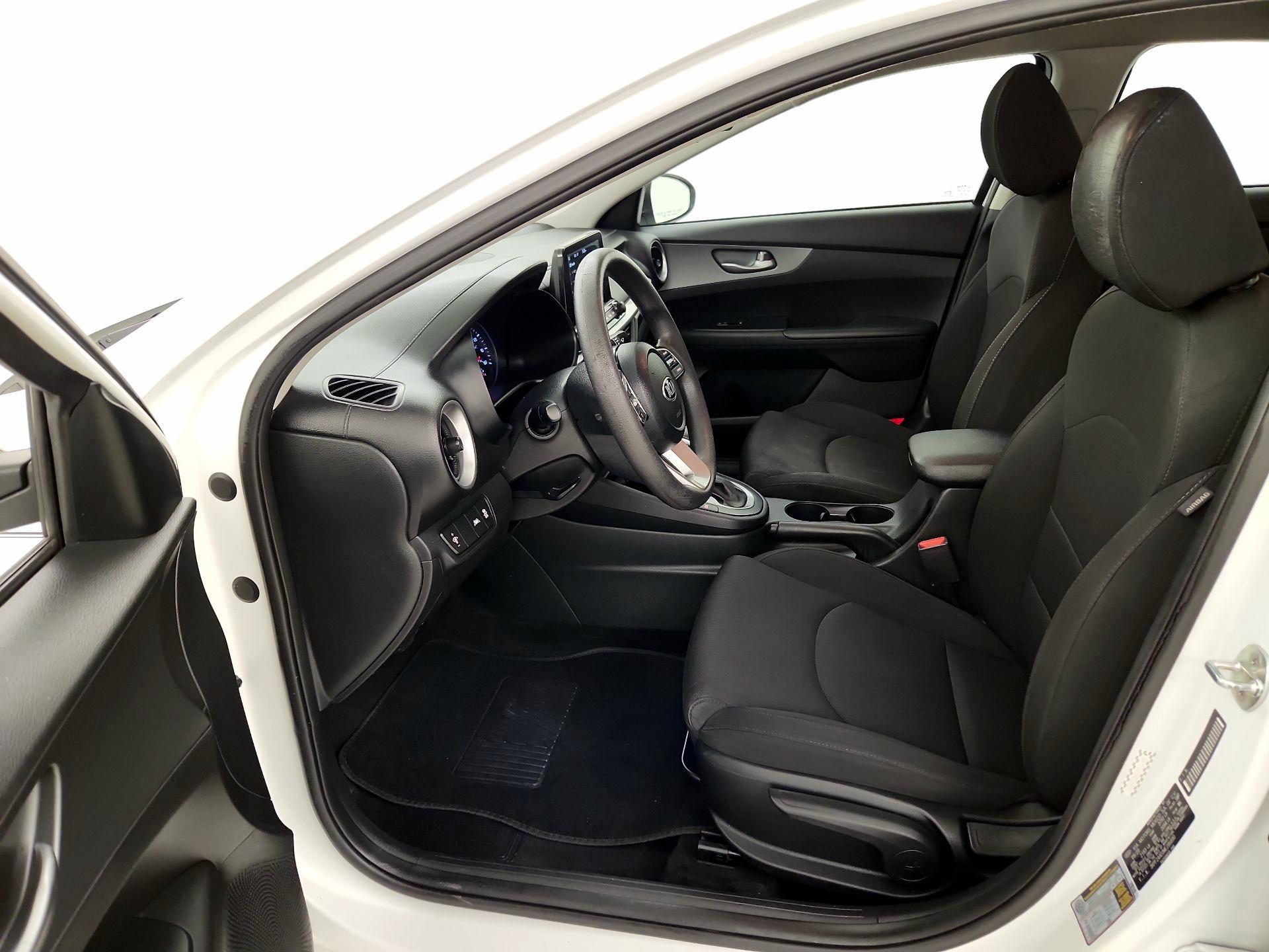 Thumbnail: 2021 Kia Forte - 11