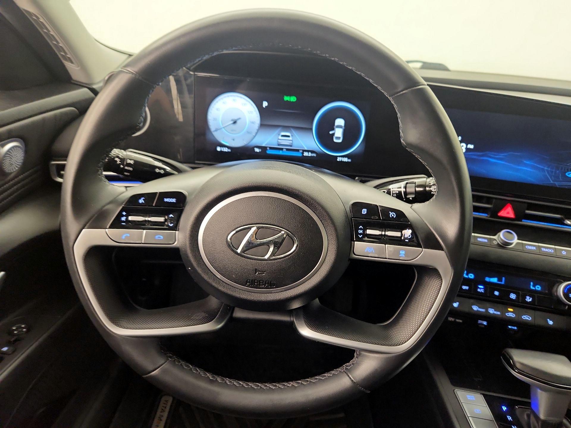 Thumbnail: 2023 Hyundai Elantra - 10