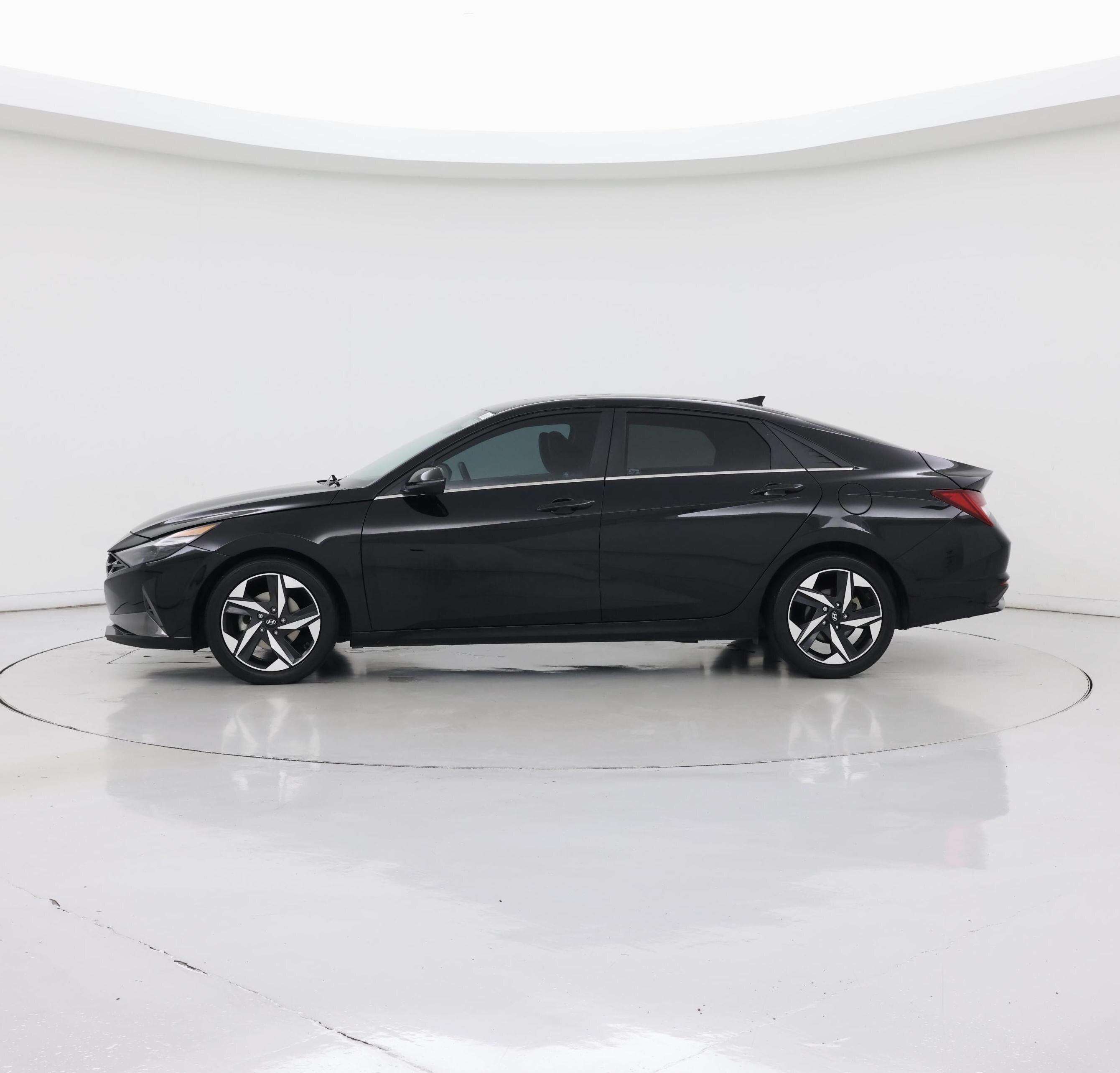 Thumbnail: 2023 Hyundai Elantra - 3