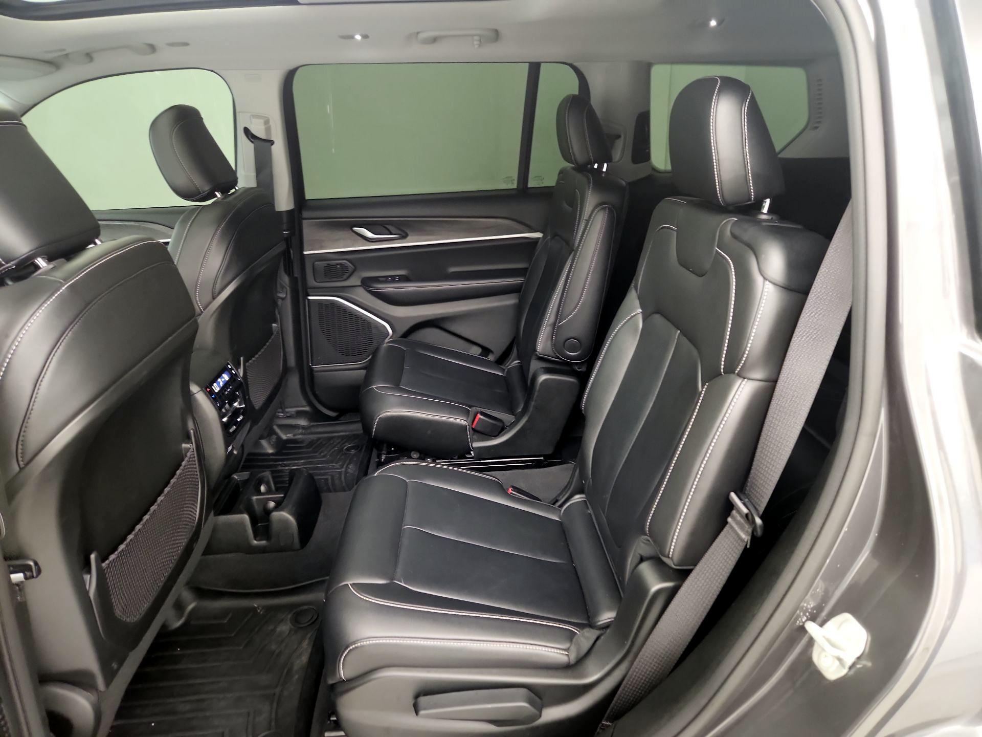 Thumbnail: 2021 Jeep Grand Cherokee L - 20