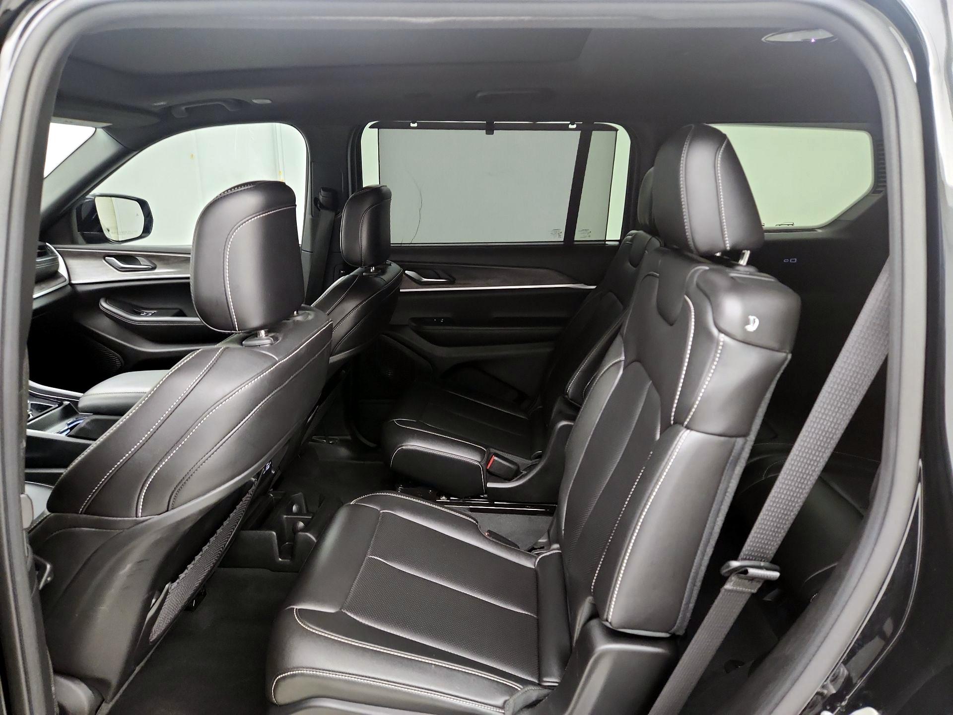 Thumbnail: 2024 Jeep Grand Cherokee L - 18