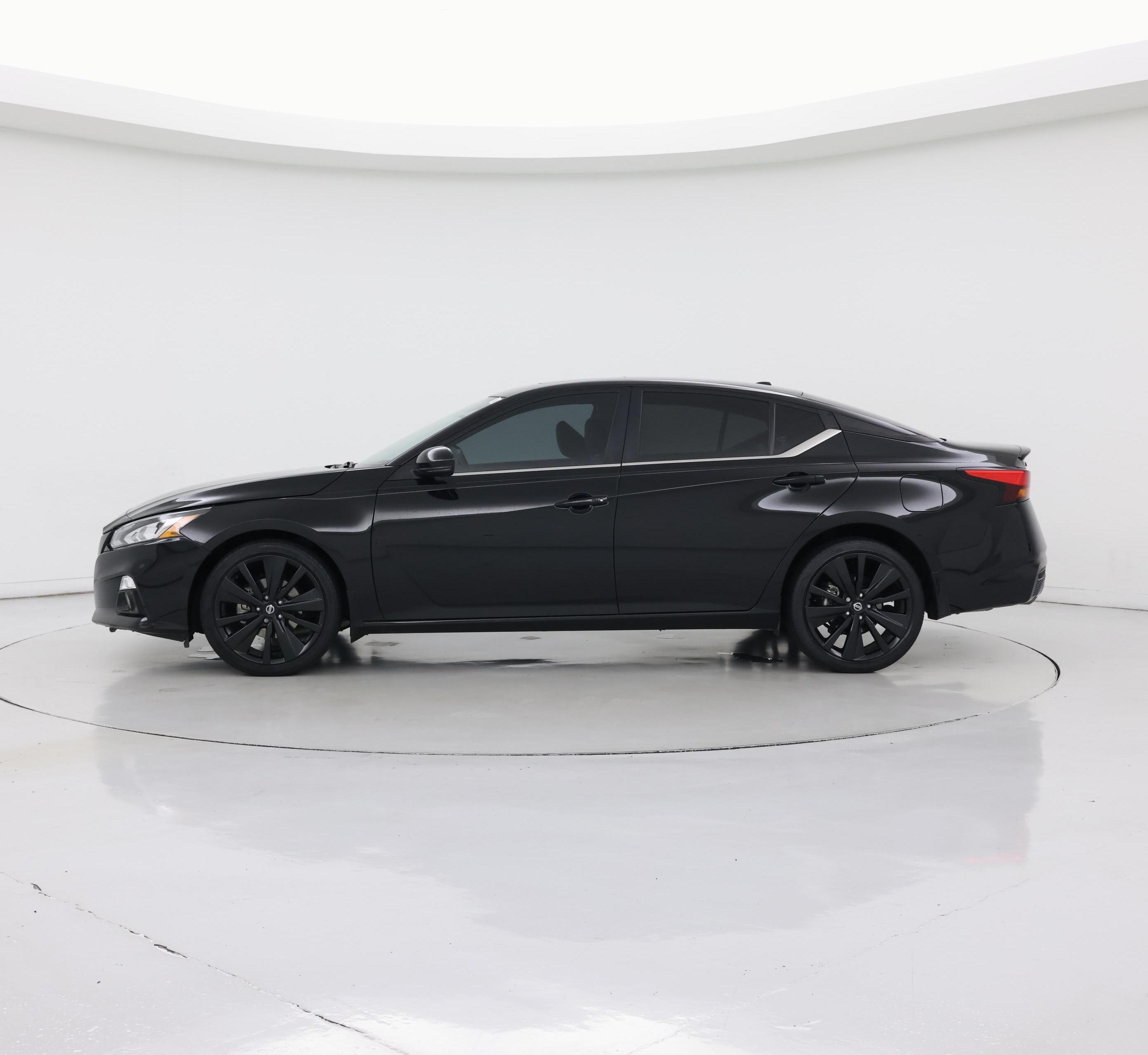 Thumbnail: 2022 Nissan Altima - 3