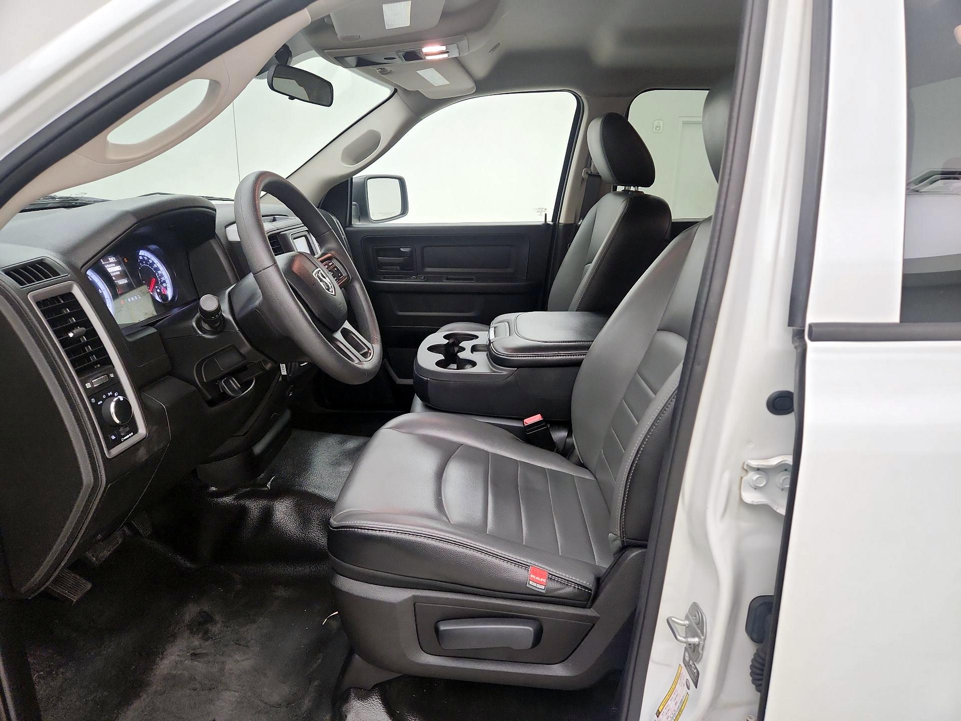 Thumbnail: 2022 RAM 1500 Classic - 11