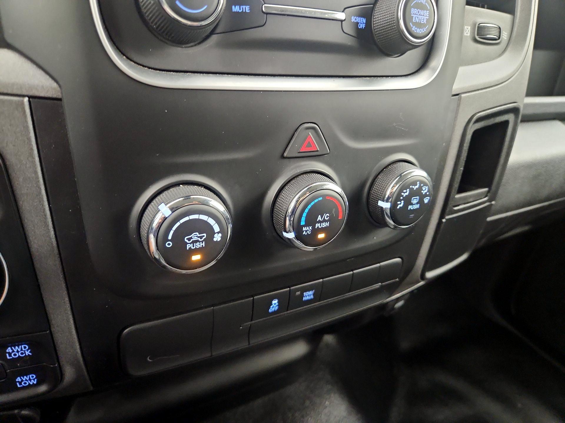 Thumbnail: 2022 RAM 1500 Classic - 16