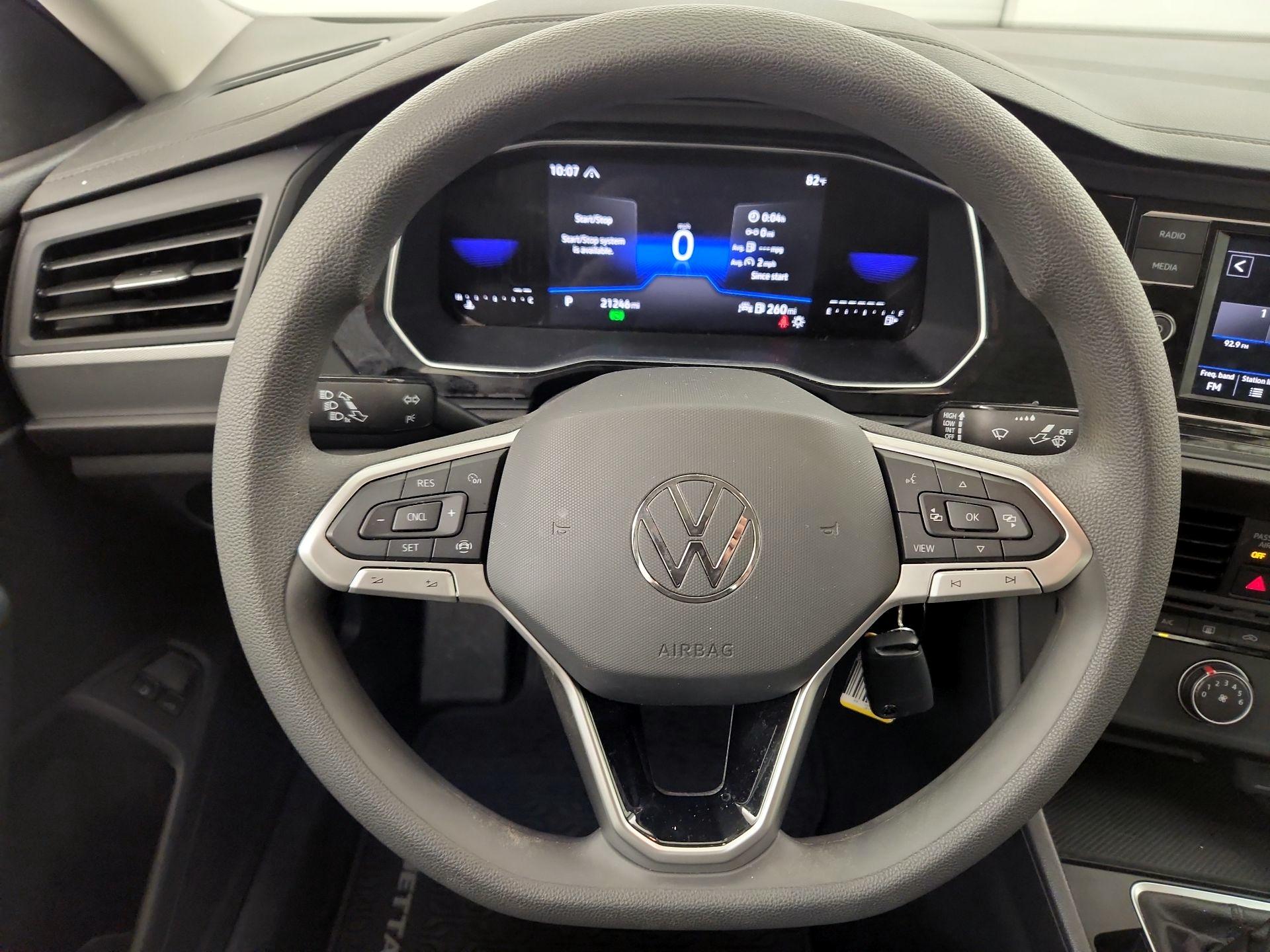 Thumbnail: 2023 Volkswagen Jetta - 10