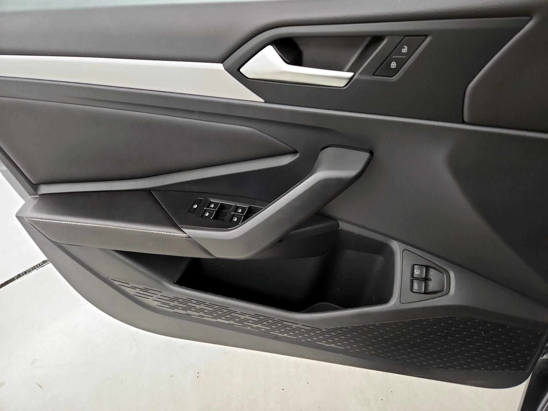 Thumbnail: 2023 Volkswagen Jetta - 12