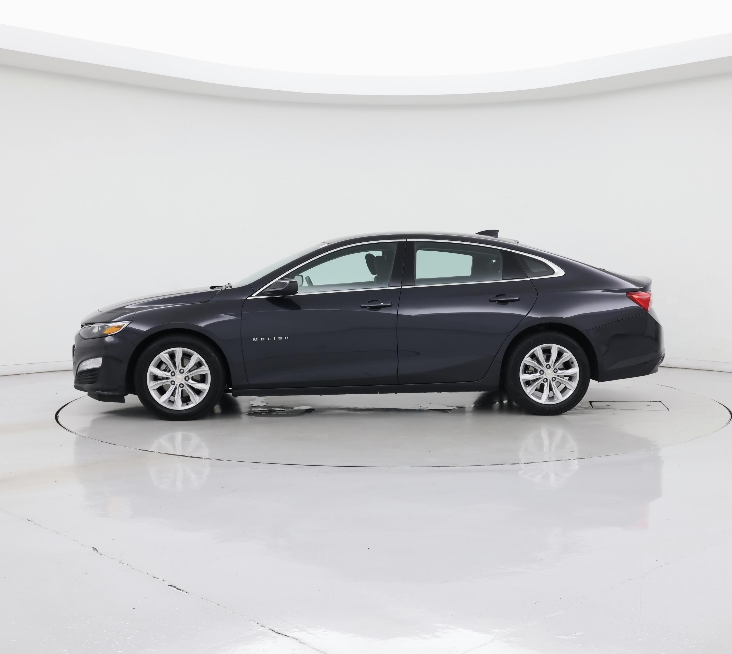 Thumbnail: 2023 Chevrolet Malibu - 3
