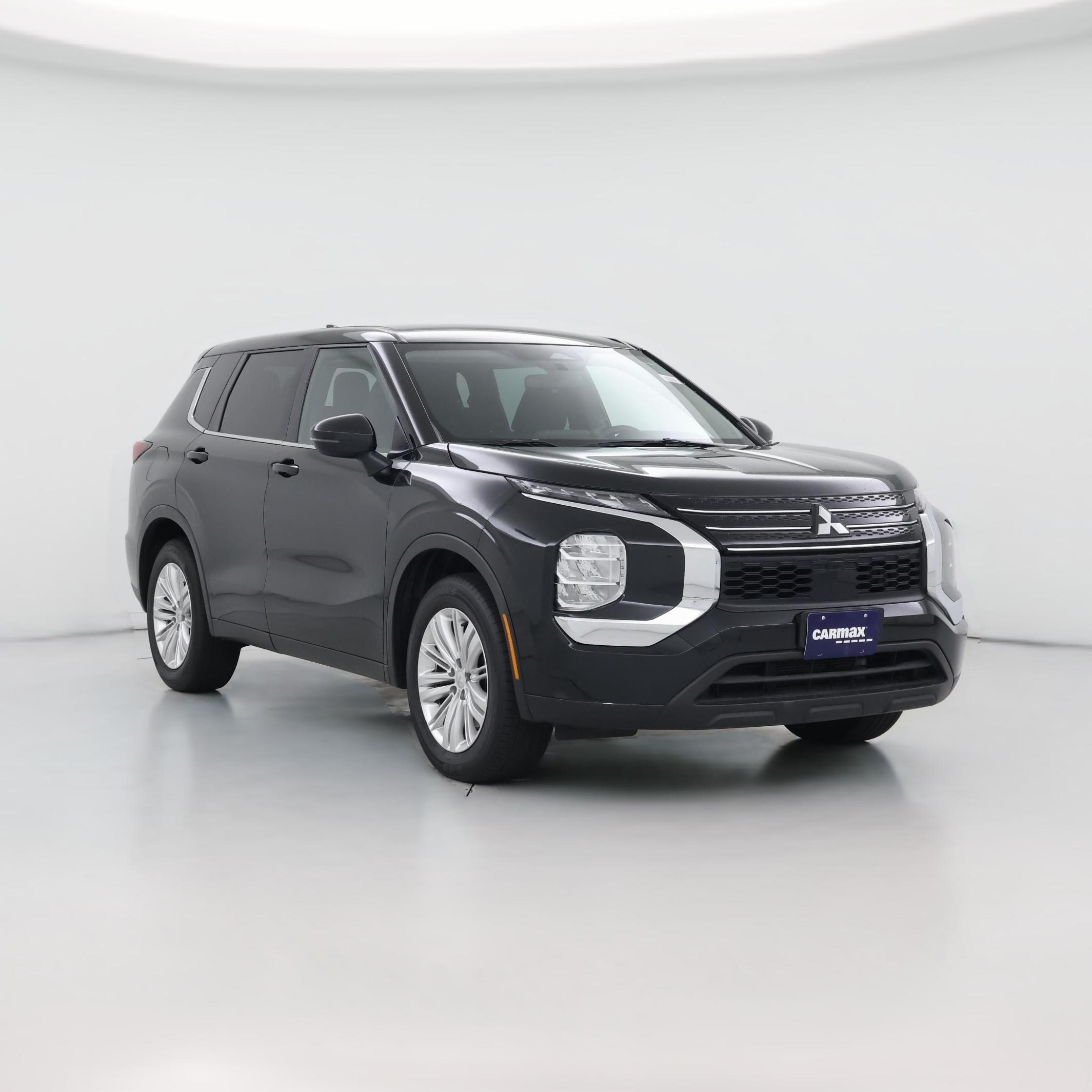 Thumbnail: 2023 Mitsubishi Outlander - 1