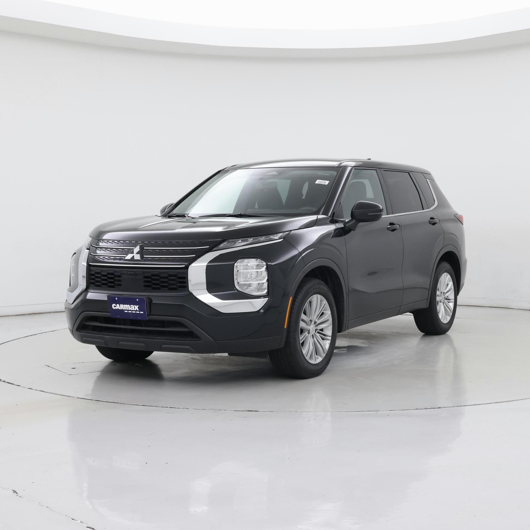 Thumbnail: 2023 Mitsubishi Outlander - 4