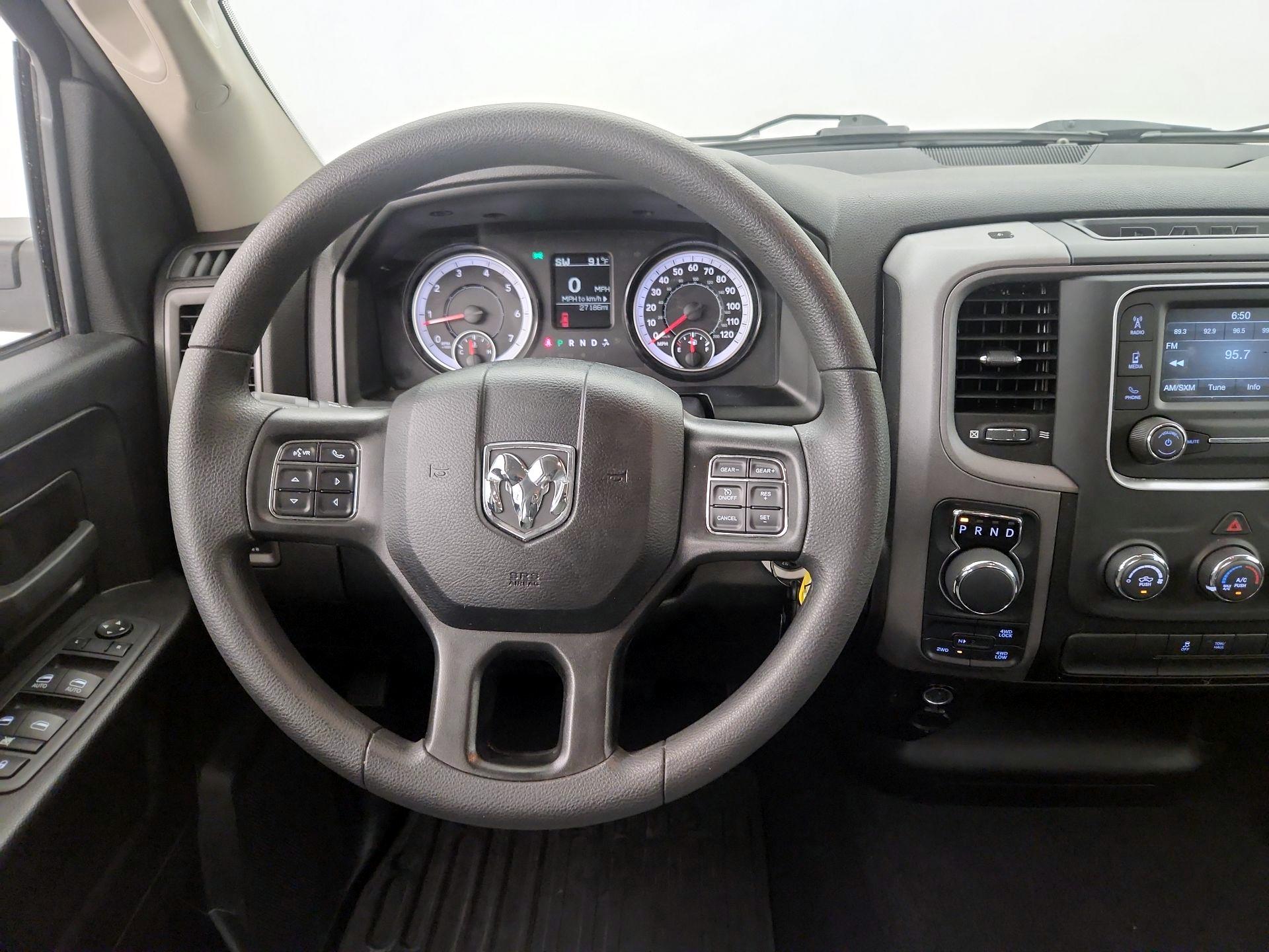 Thumbnail: 2022 RAM 1500 Classic - 10
