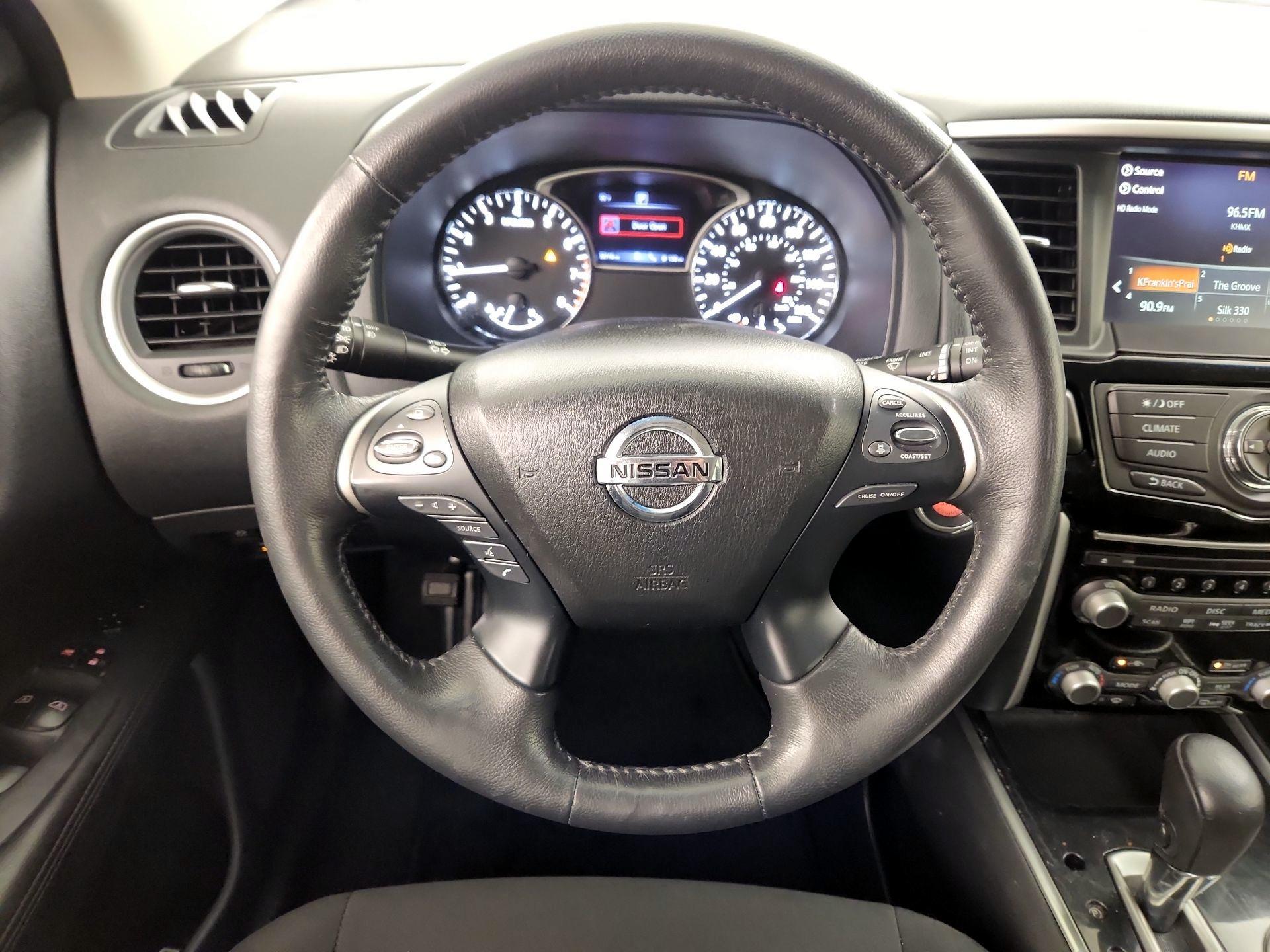Thumbnail: 2020 Nissan Pathfinder - 10