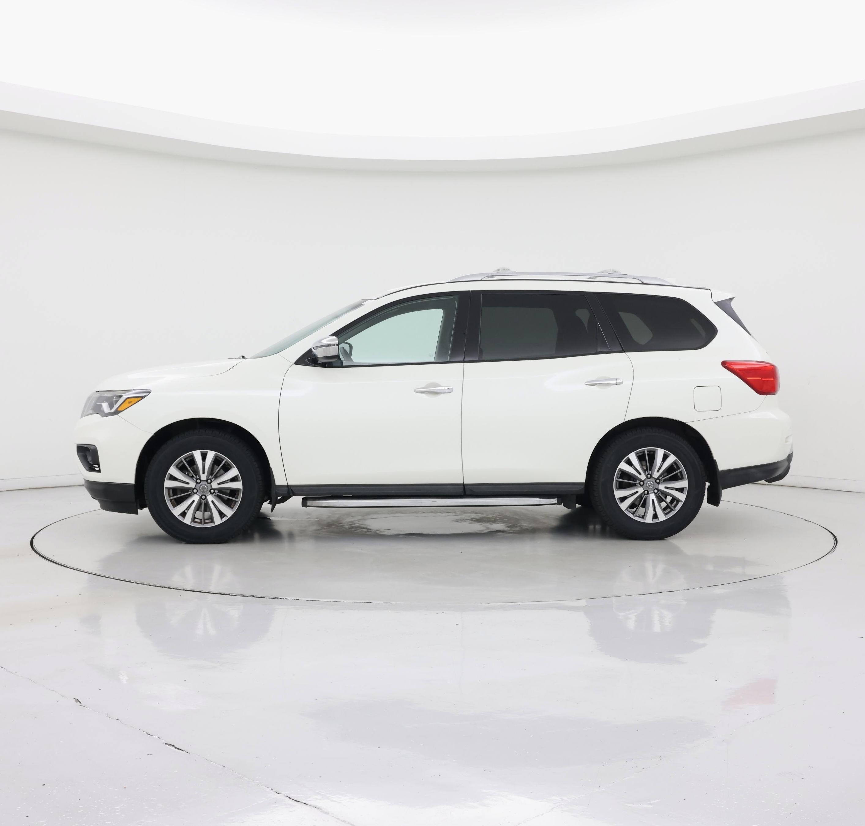 Thumbnail: 2020 Nissan Pathfinder - 3