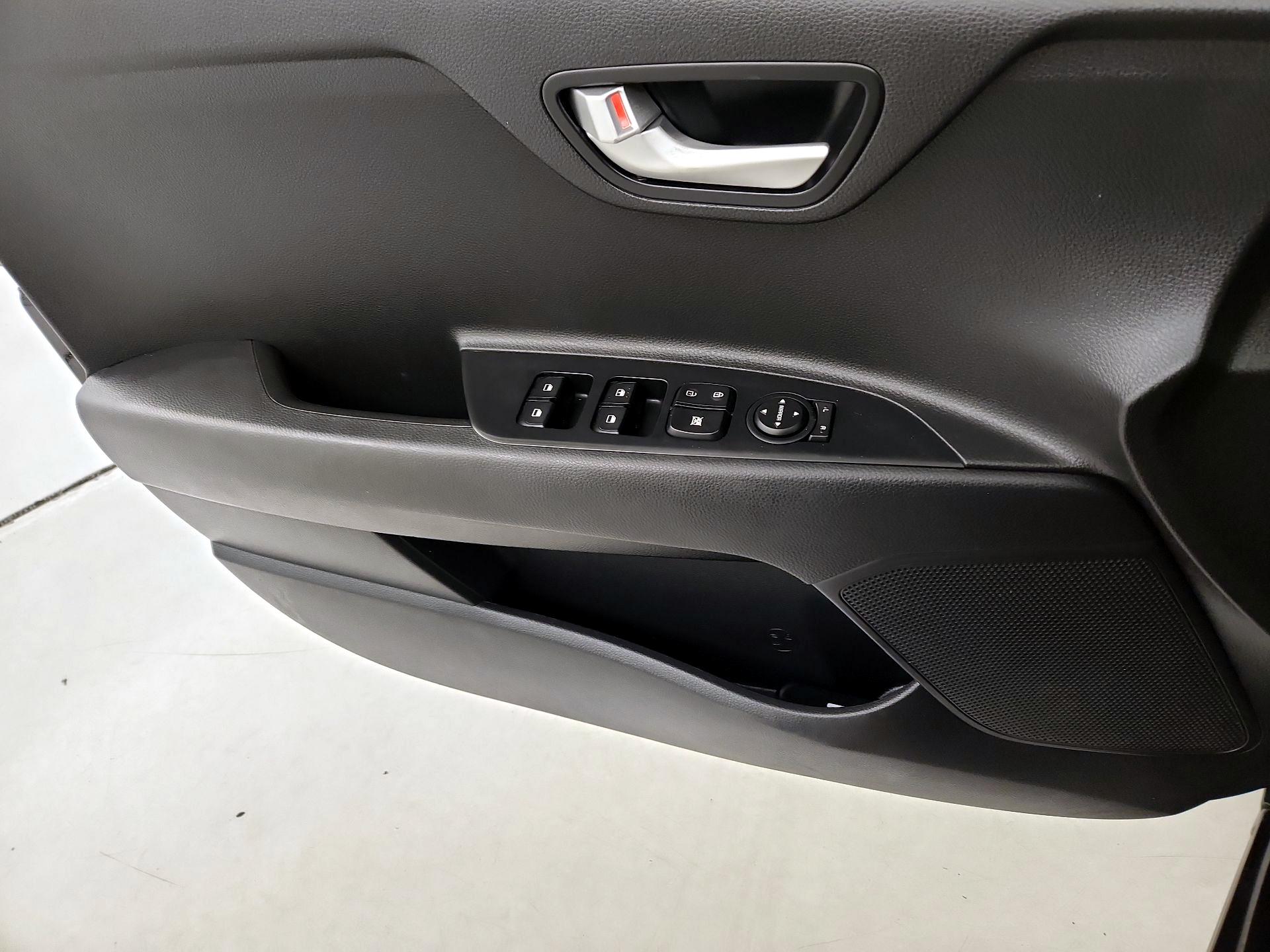 Thumbnail: 2022 Kia Rio - 12