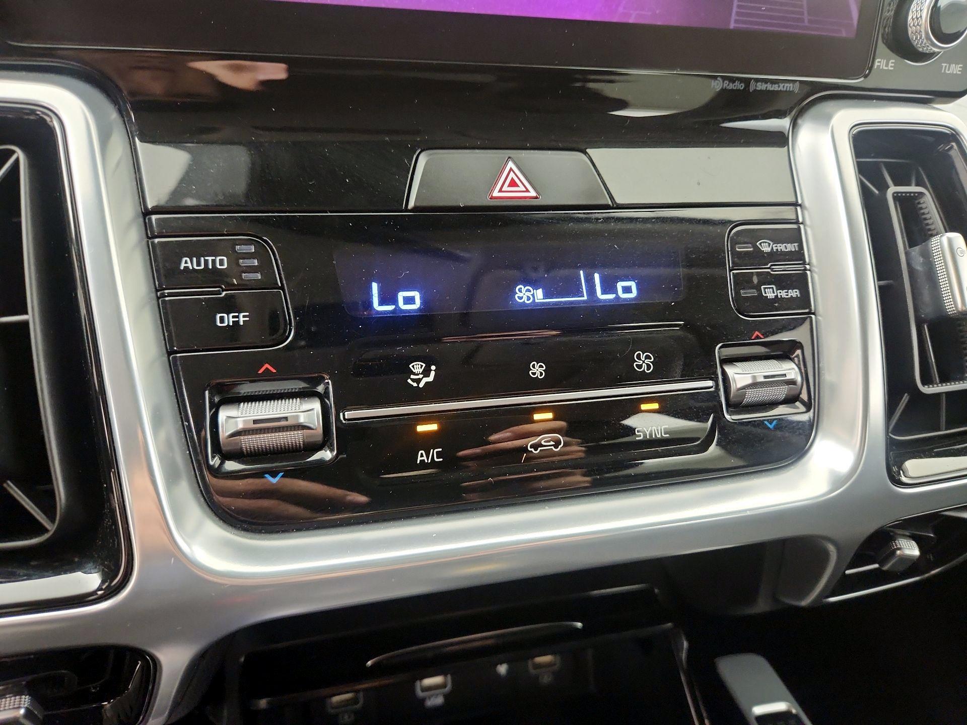 Thumbnail: 2022 Kia Sorento - 16
