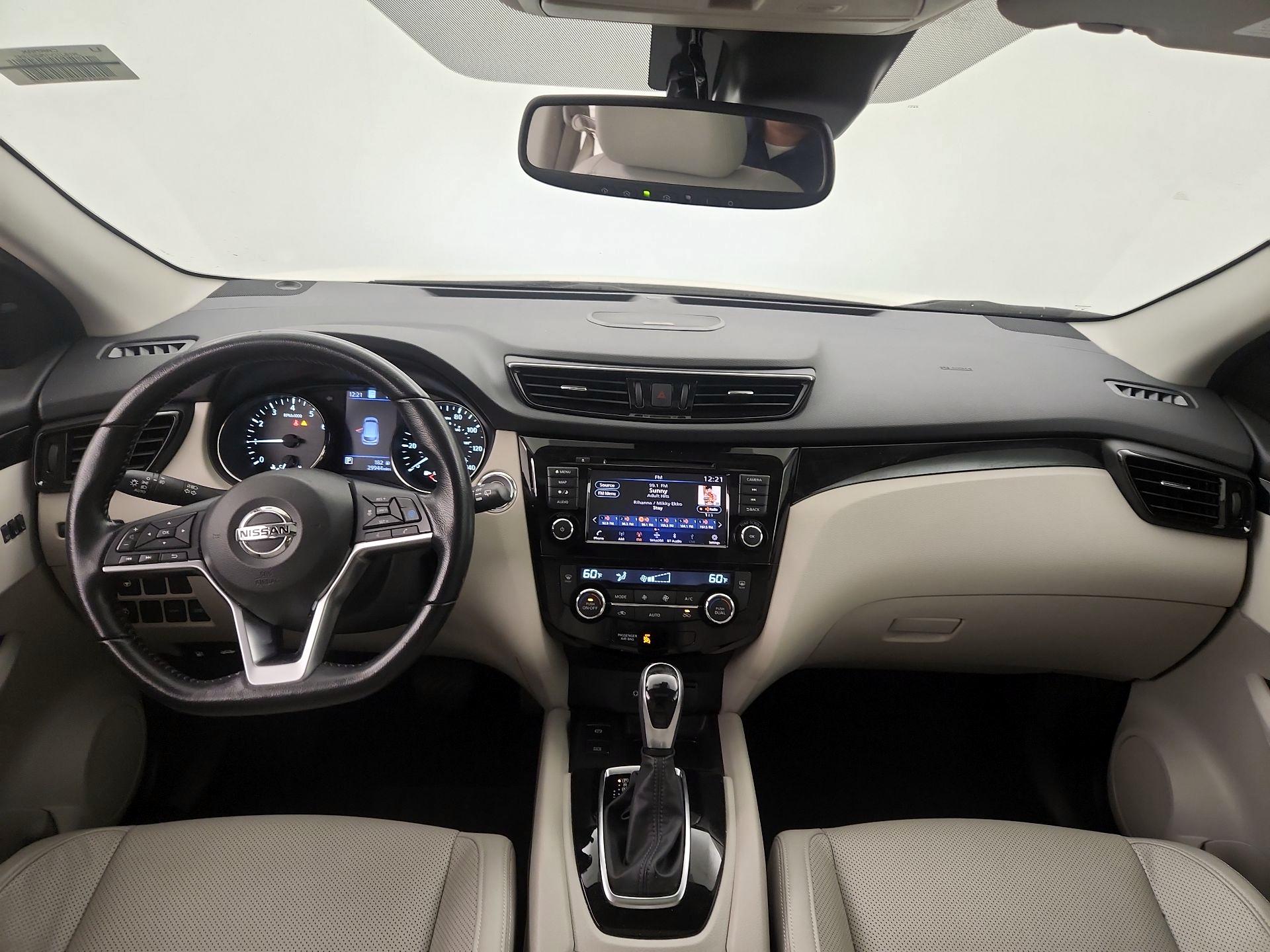 Thumbnail: 2021 Nissan Rogue Sport - 9