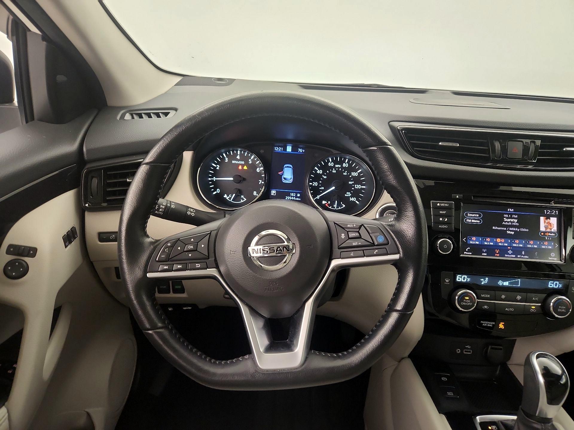 Thumbnail: 2021 Nissan Rogue Sport - 10