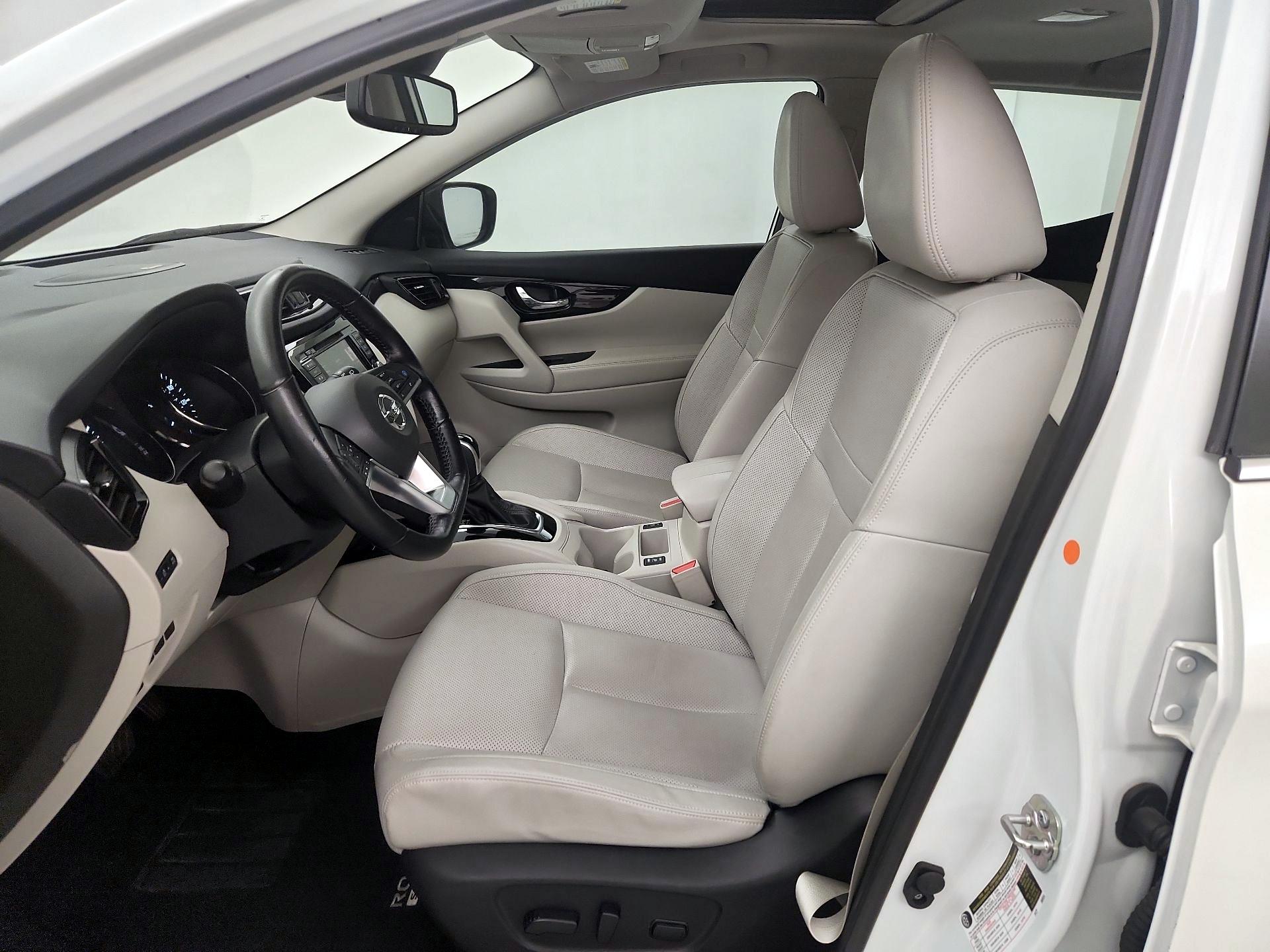 Thumbnail: 2021 Nissan Rogue Sport - 11