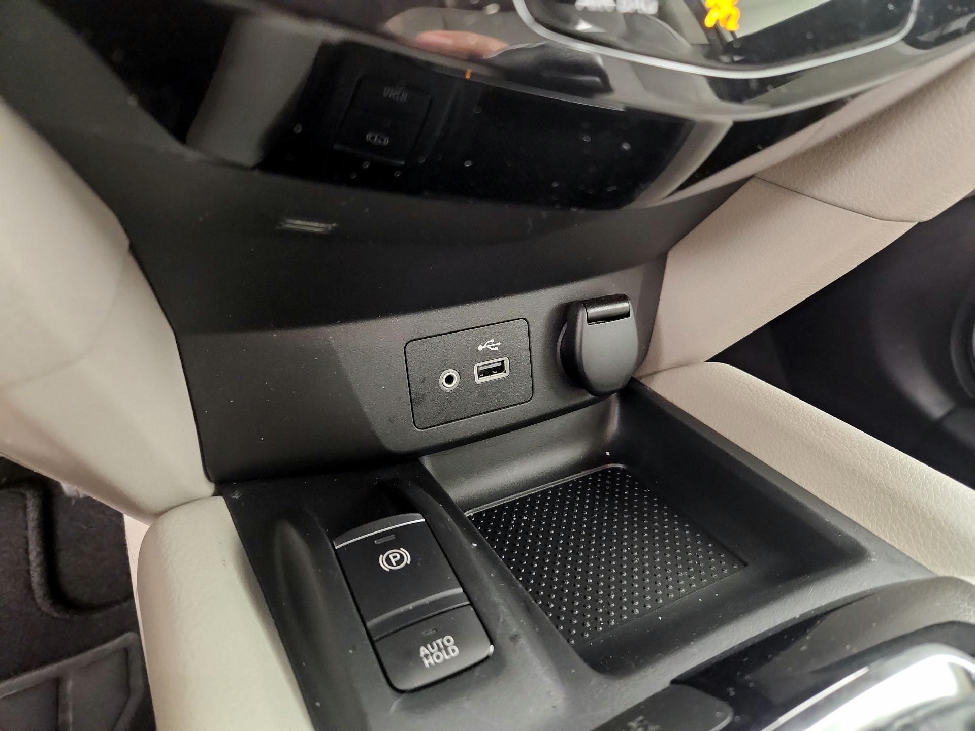 Thumbnail: 2021 Nissan Rogue Sport - 18