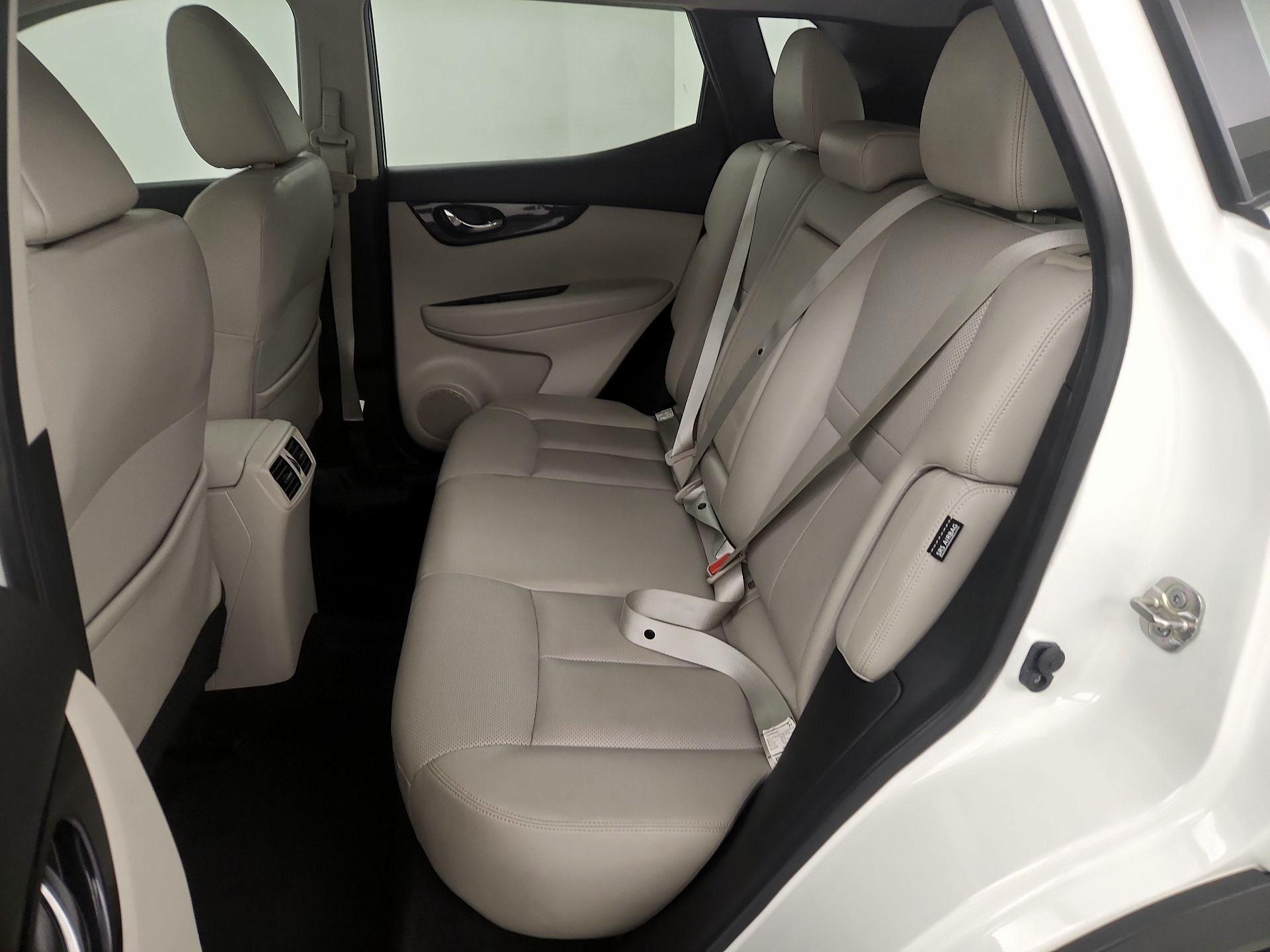 Thumbnail: 2021 Nissan Rogue Sport - 19