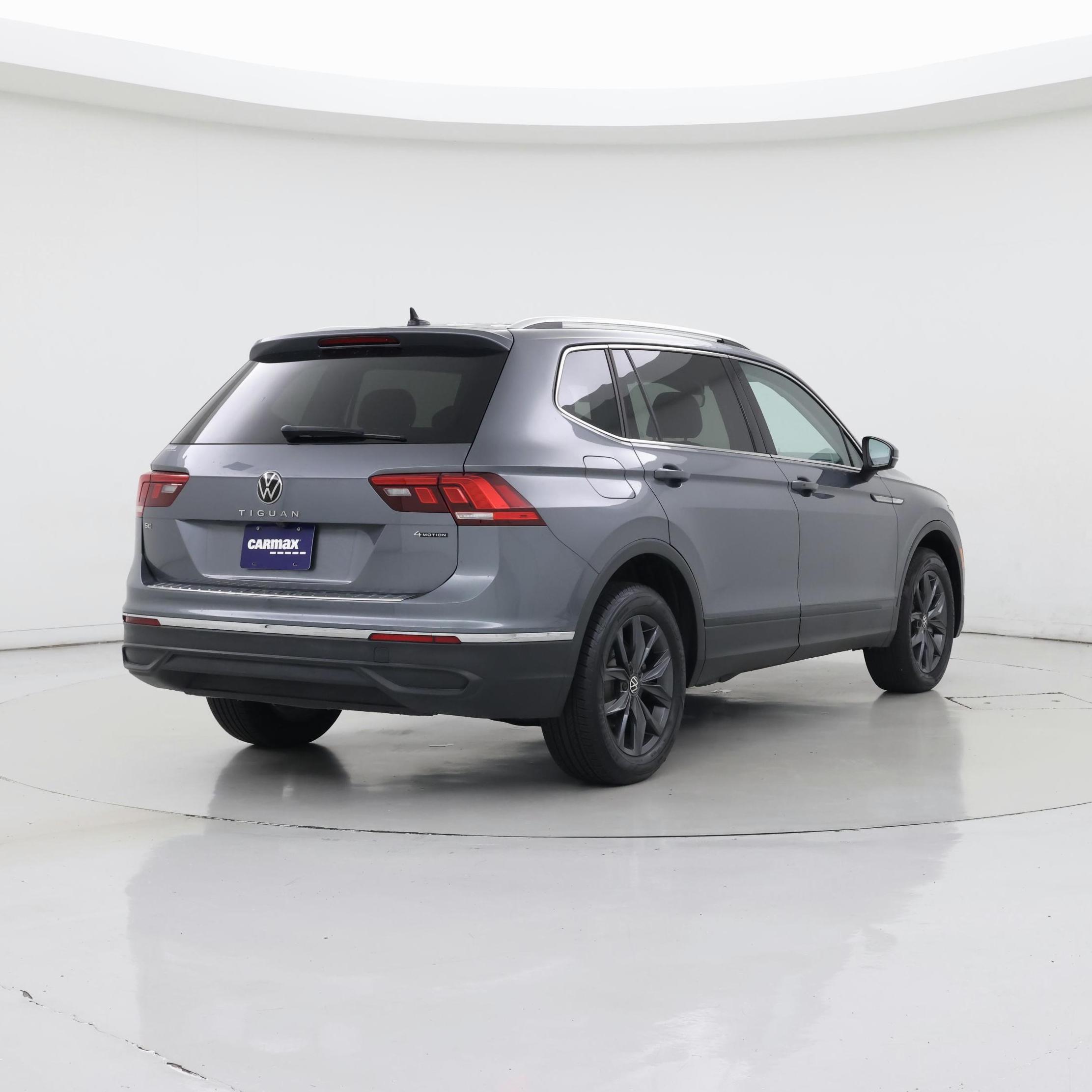 Thumbnail: 2022 Volkswagen Tiguan - 8