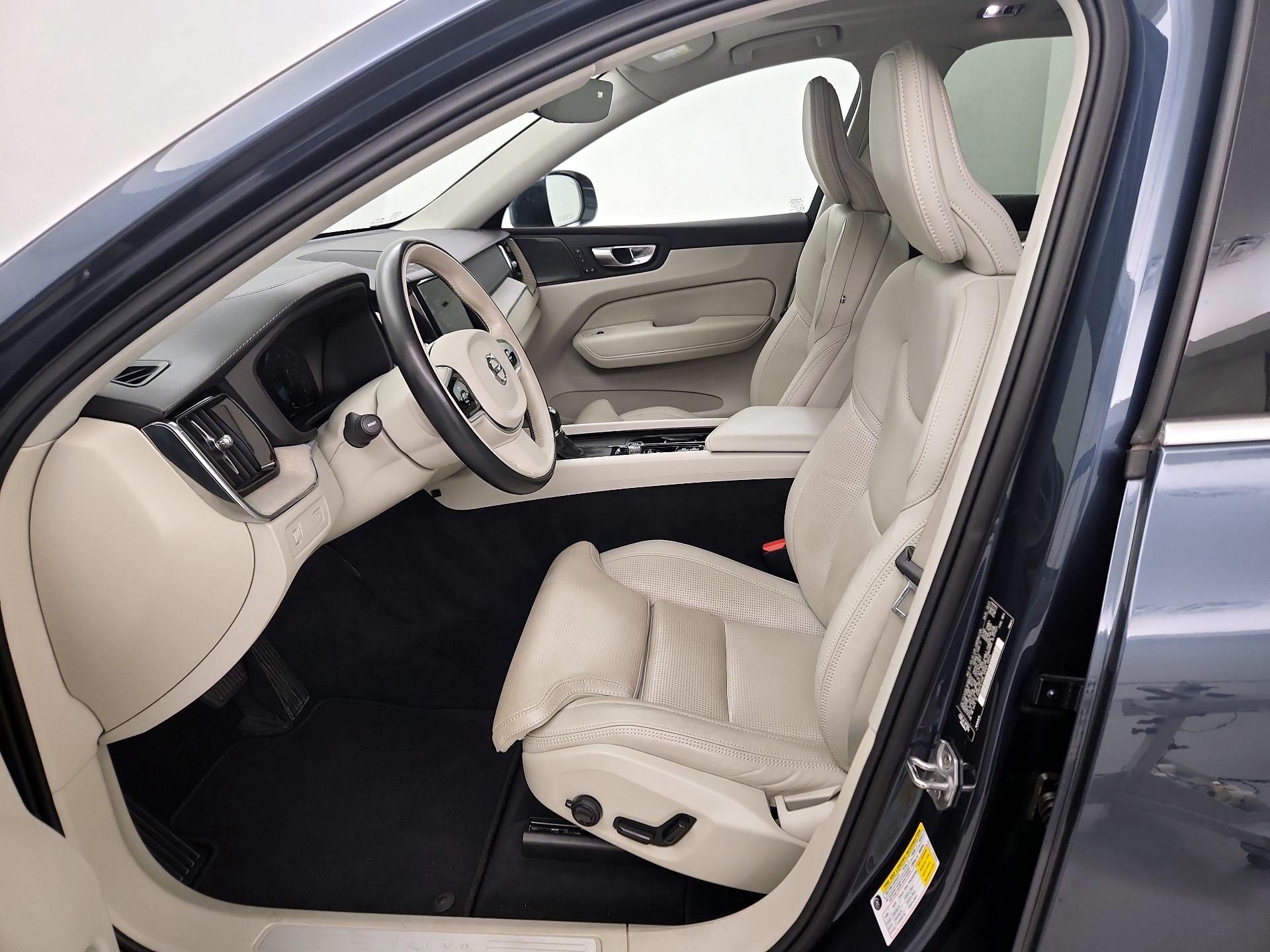 Thumbnail: 2021 Volvo XC60 - 11