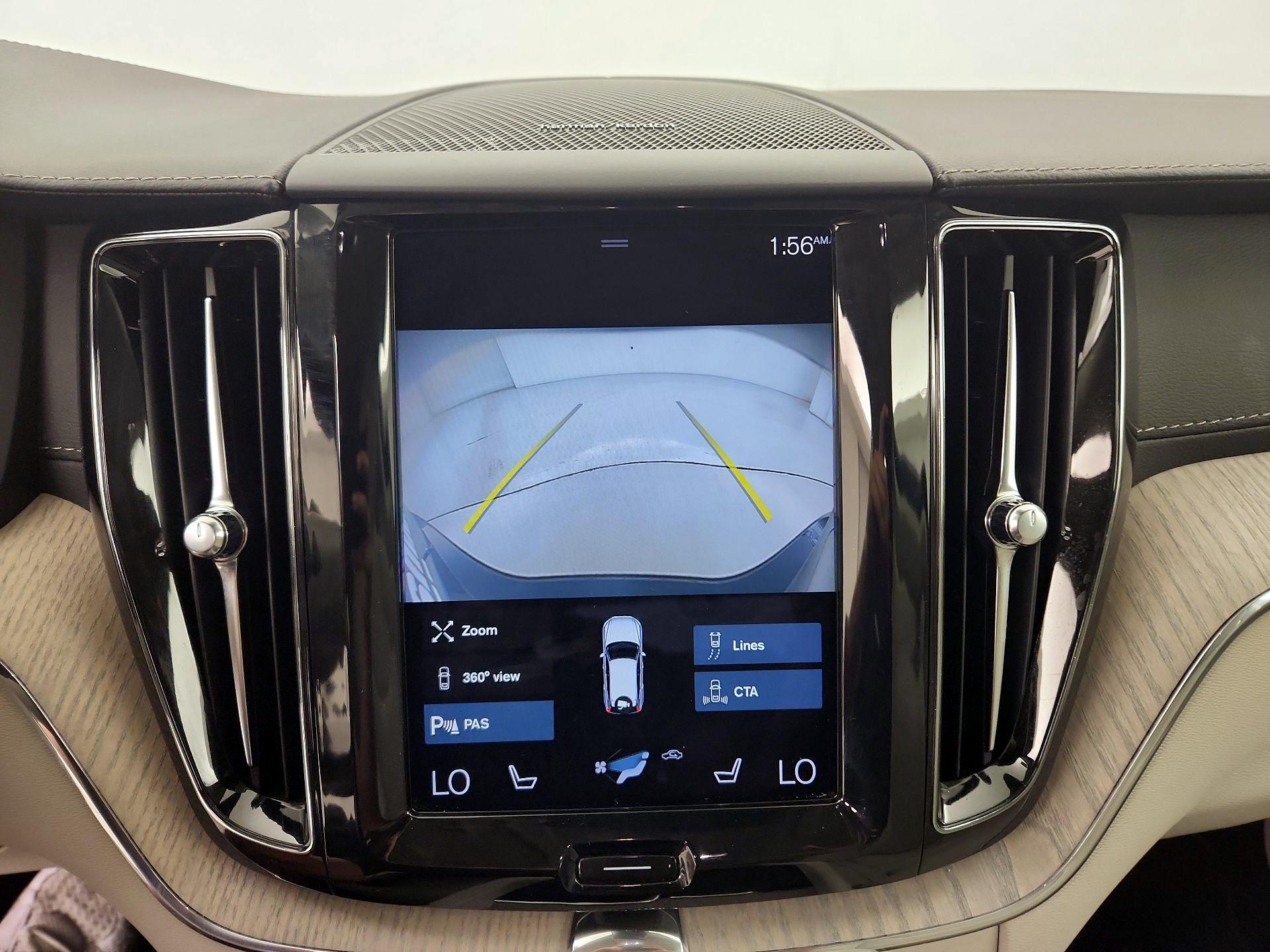 Thumbnail: 2021 Volvo XC60 - 14