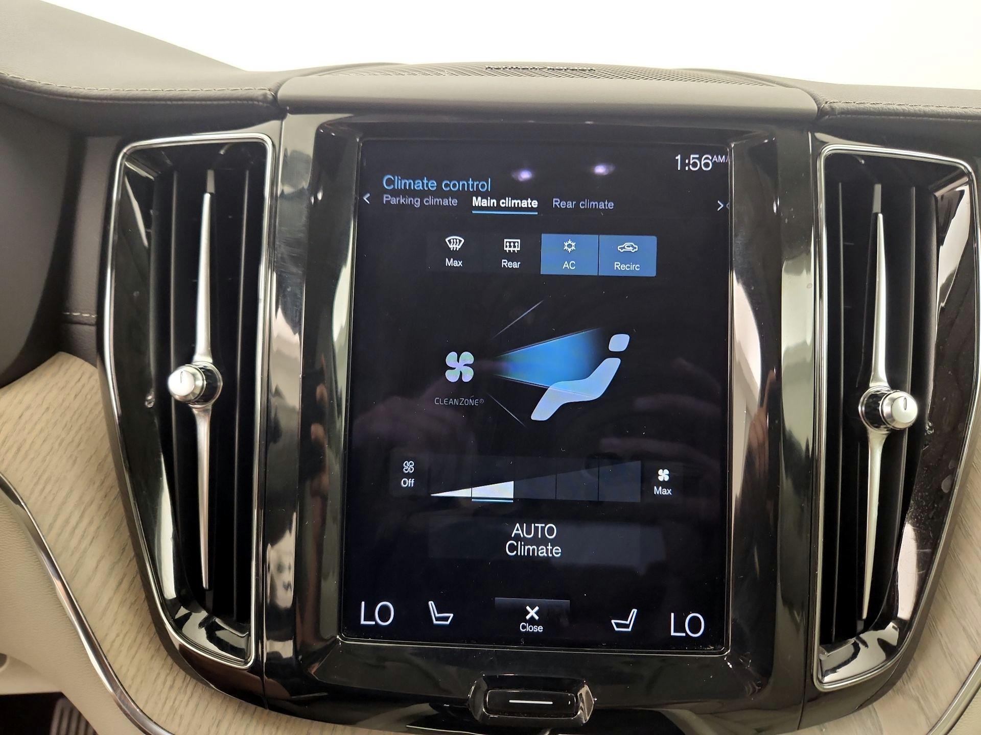Thumbnail: 2021 Volvo XC60 - 16