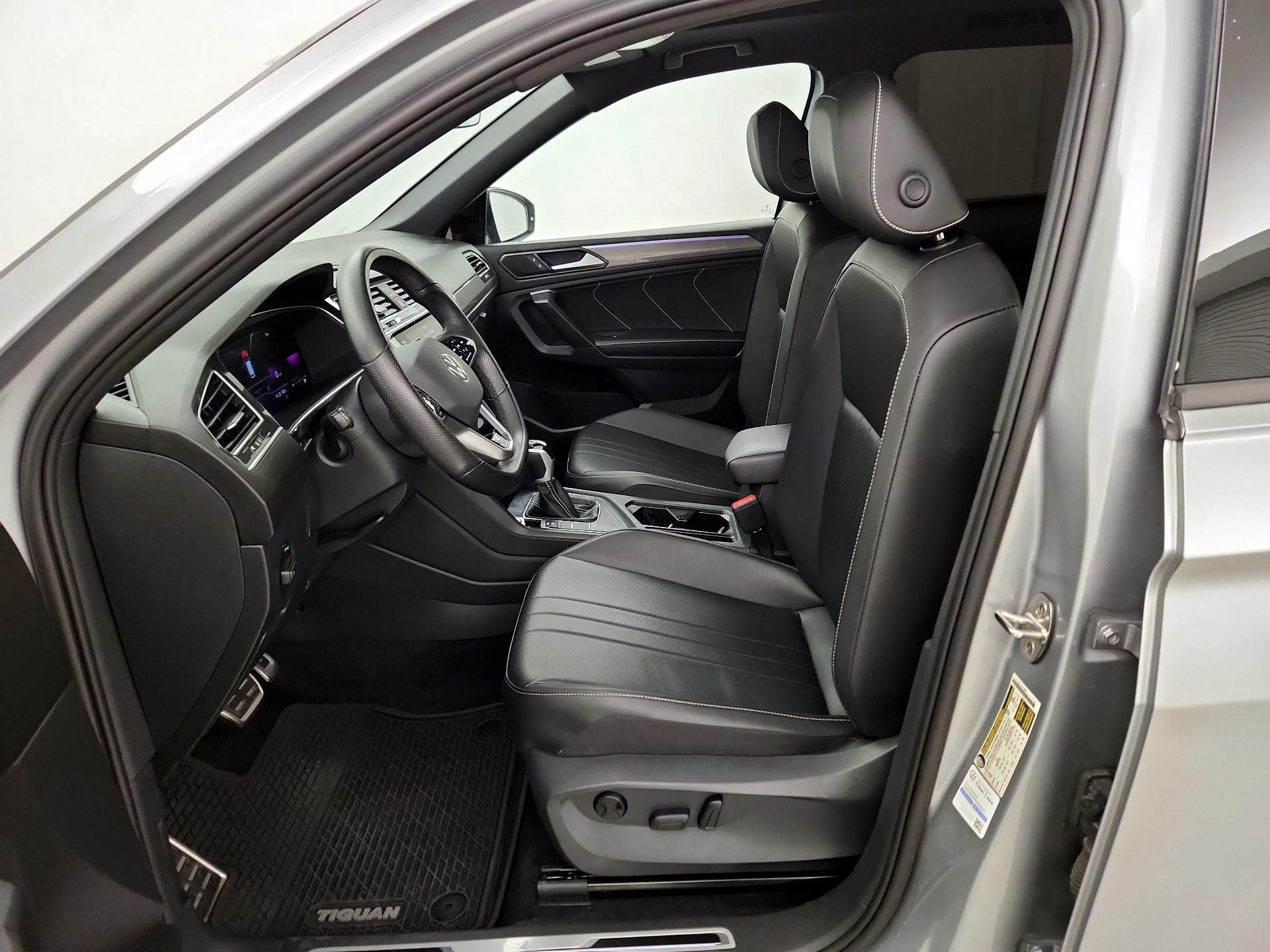 Thumbnail: 2023 Volkswagen Tiguan - 11