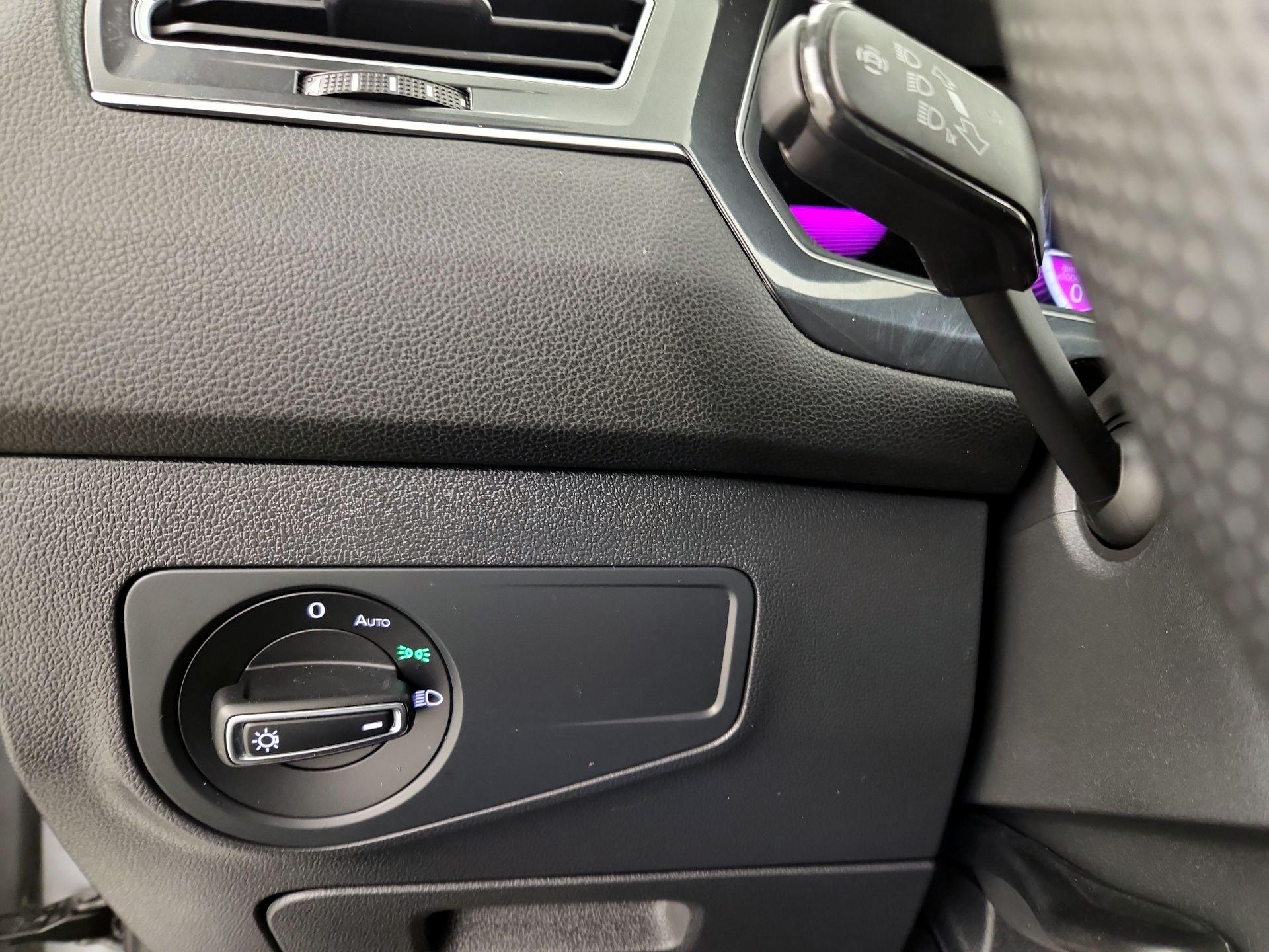 Thumbnail: 2023 Volkswagen Tiguan - 13