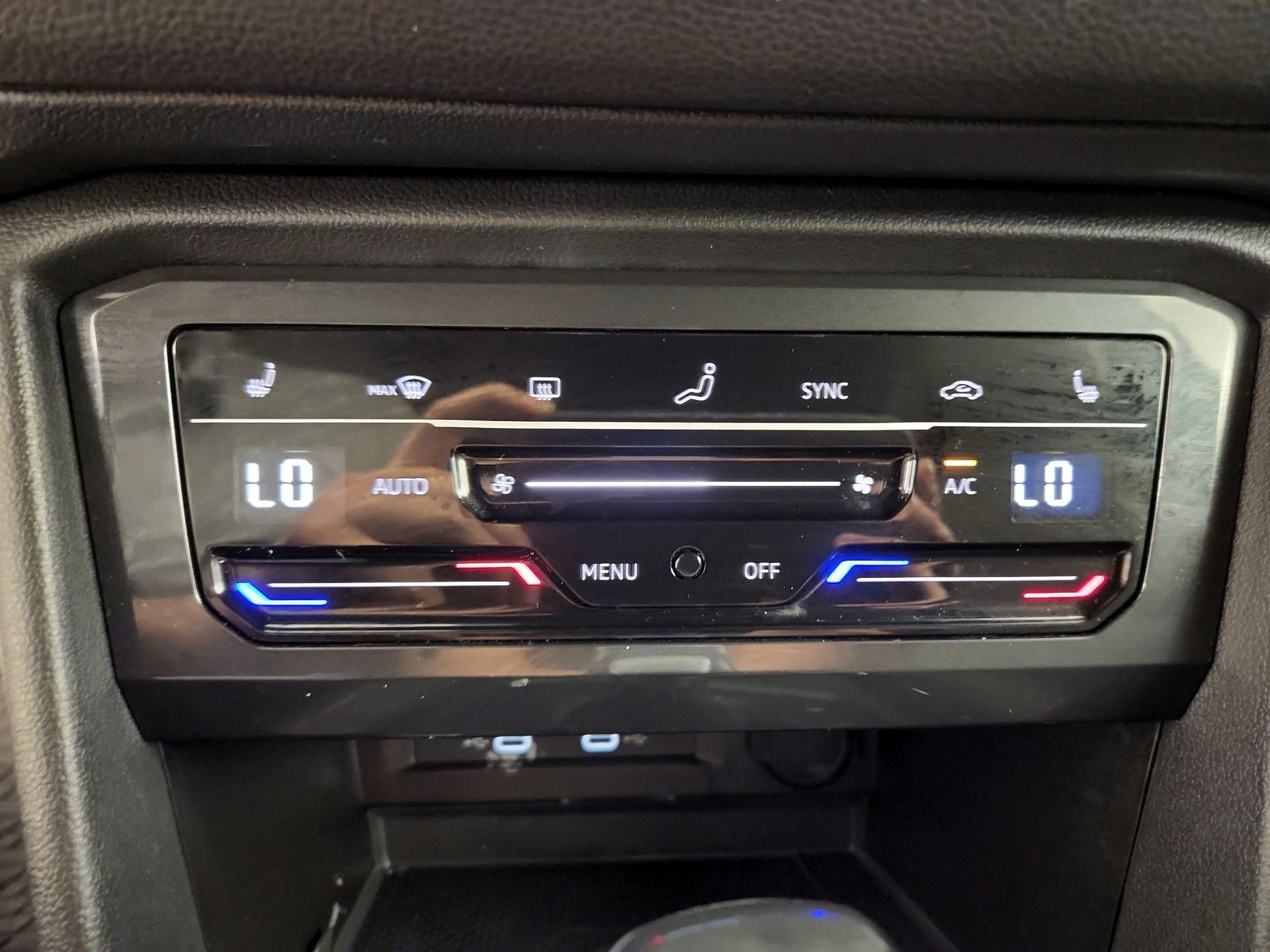 Thumbnail: 2023 Volkswagen Tiguan - 16