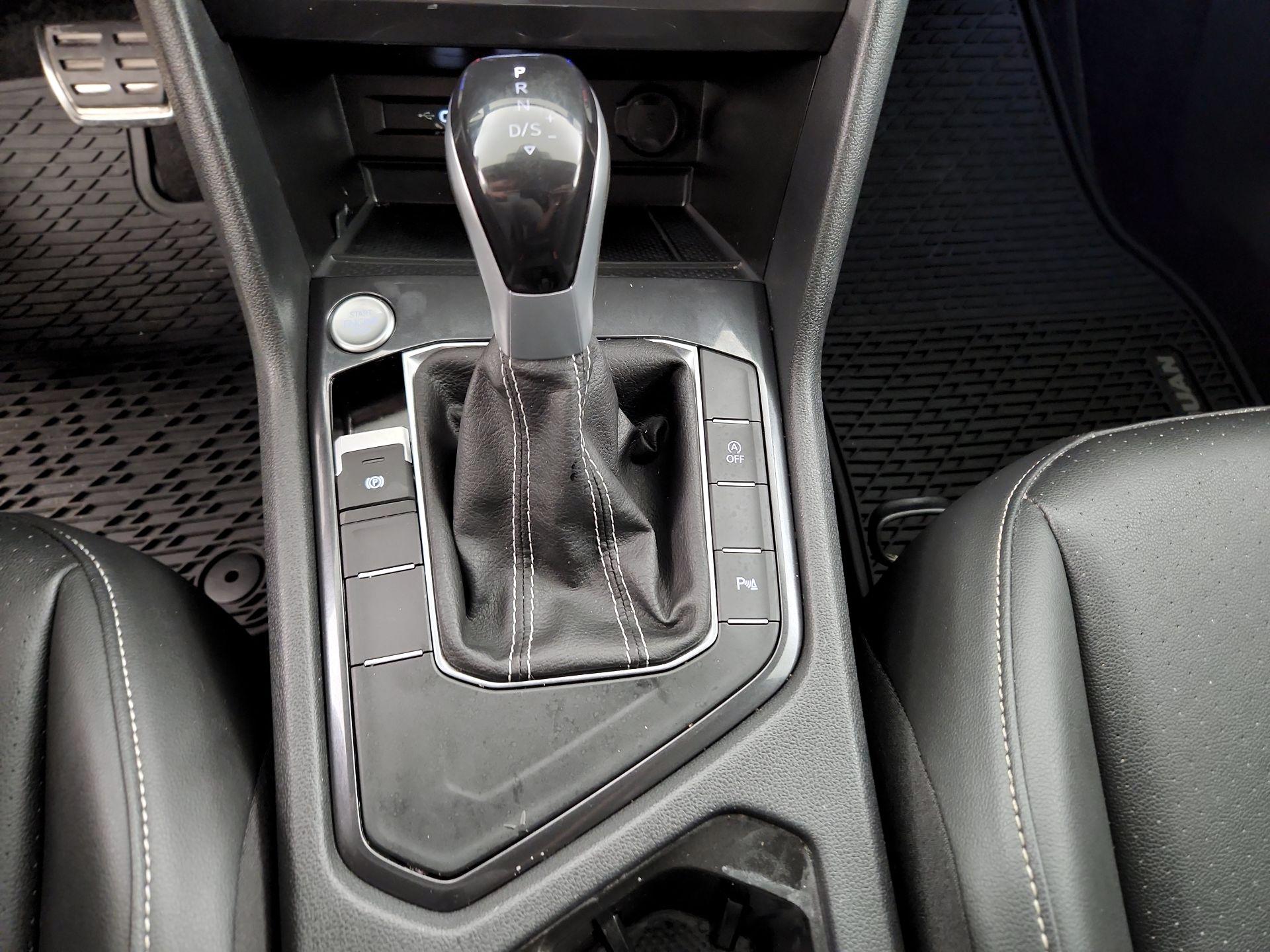 Thumbnail: 2023 Volkswagen Tiguan - 17